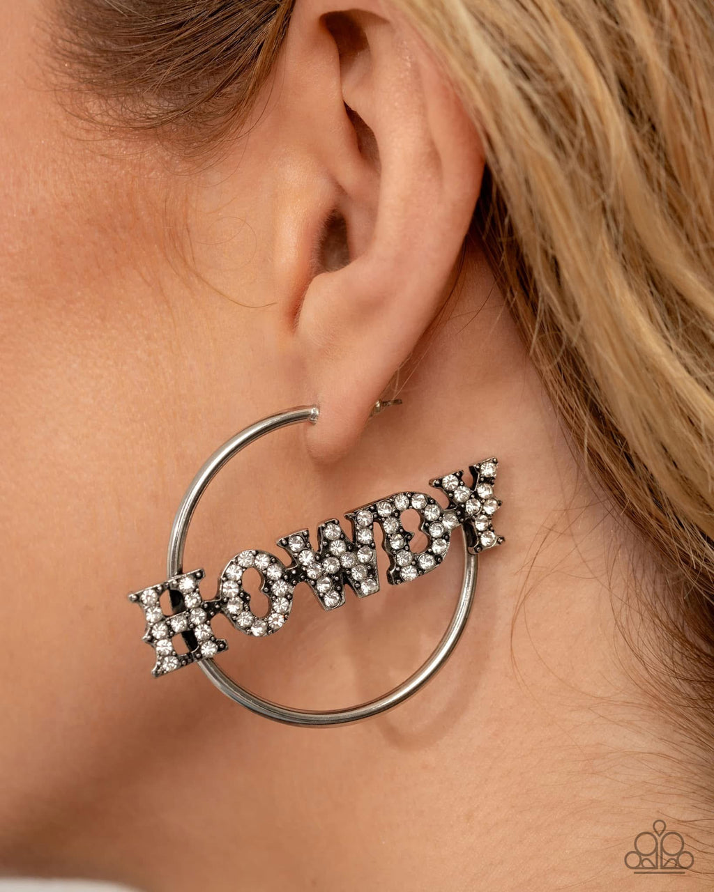 five-dollar-jewelry-howdy-hoedown-white-earrings-paparazzi-accessories