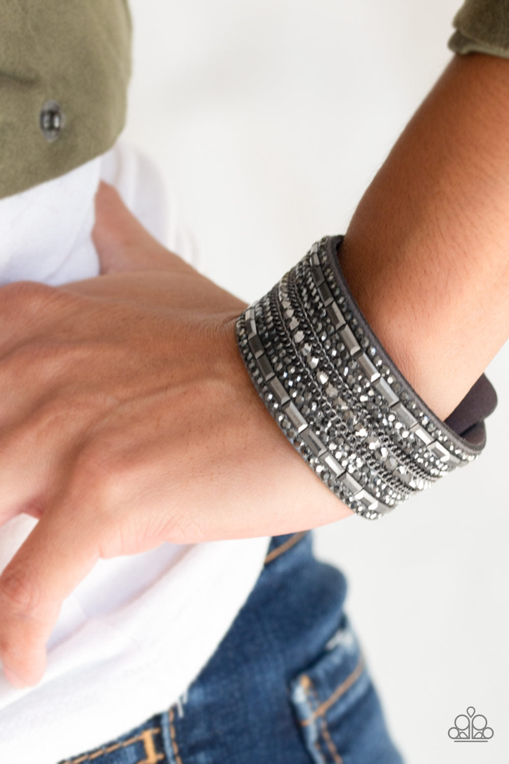 five-dollar-jewelry-rebel-radiance-silver-bracelet-paparazzi-accessories