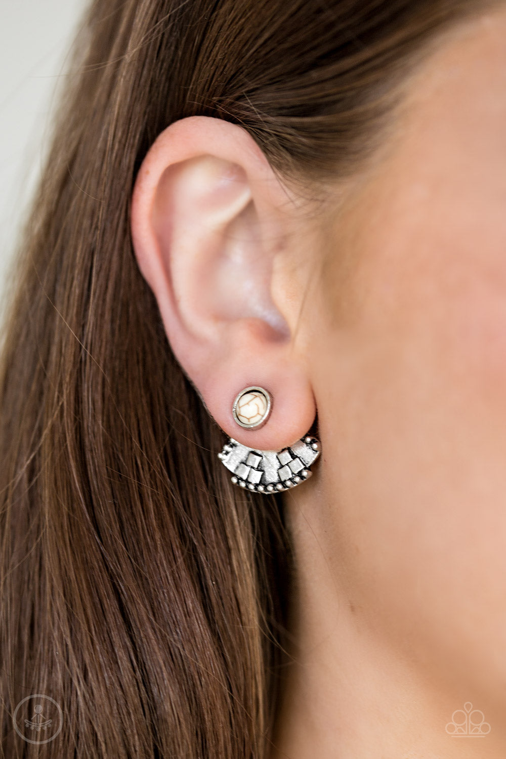 five-dollar-jewelry-stylishly-santa-fe-white-post-post earrings-paparazzi-accessories