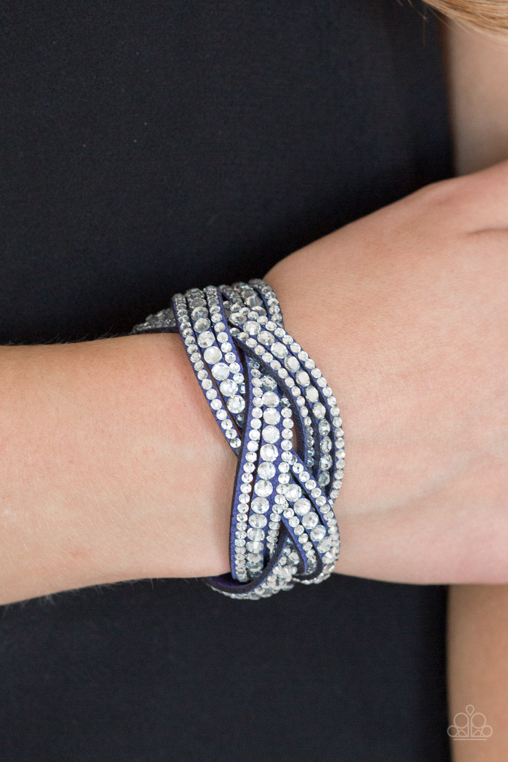 five-dollar-jewelry-bring-on-the-bling-blue-bracelet-paparazzi-accessories