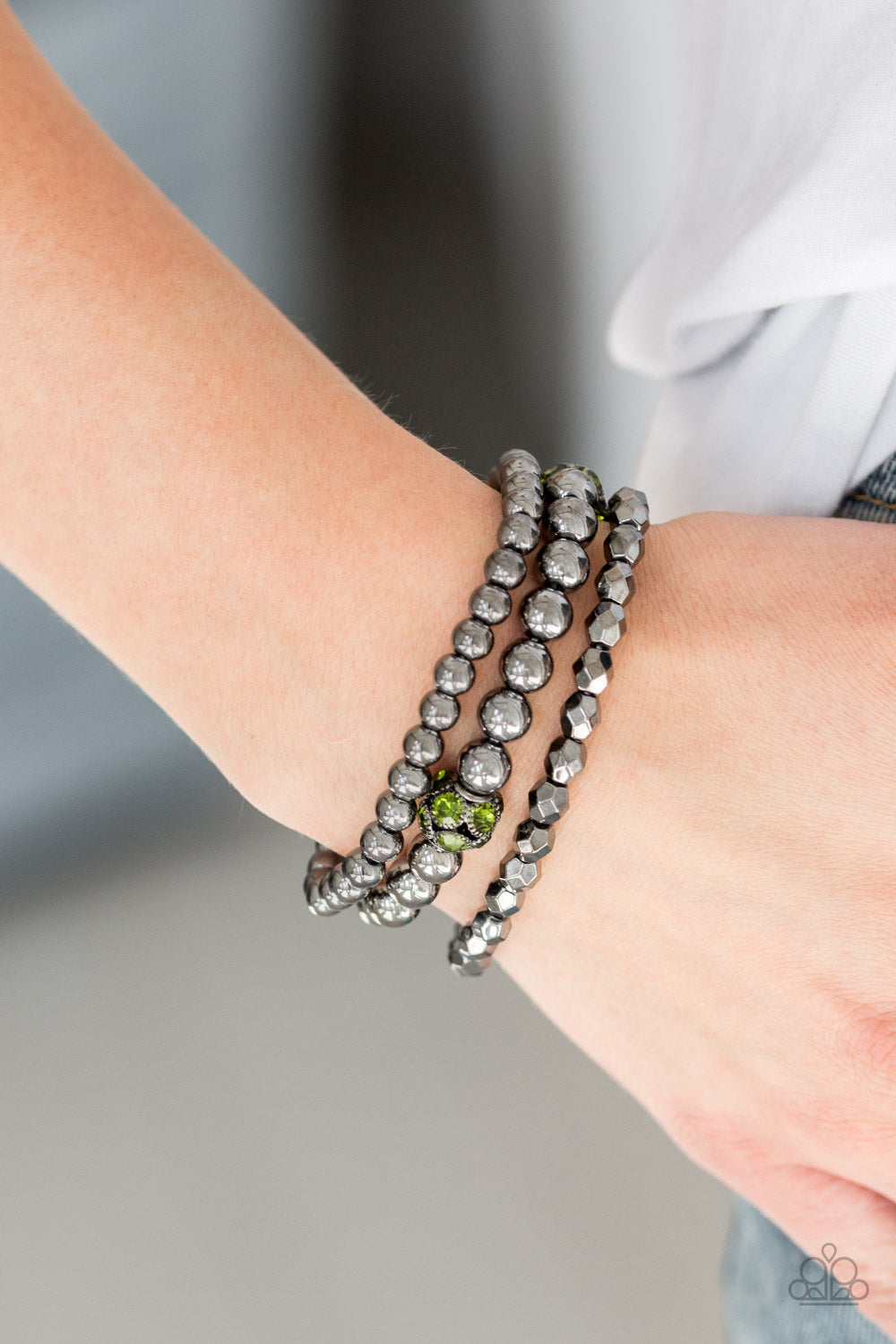 five-dollar-jewelry-noticeably-noir-green-bracelet-paparazzi-accessories