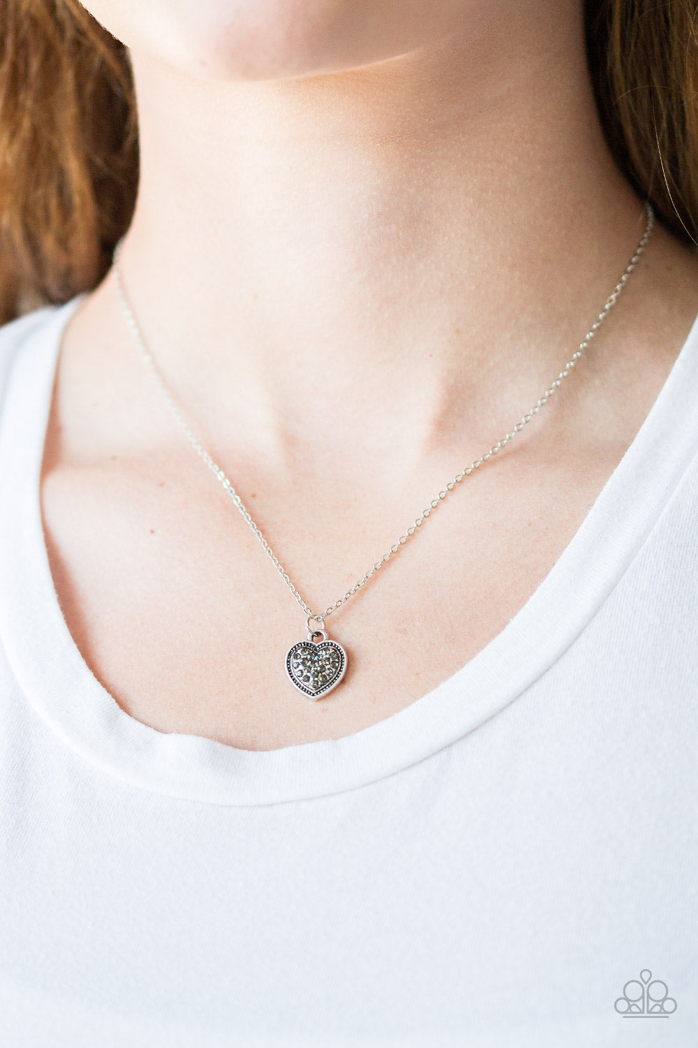 five-dollar-jewelry-fierce-flirt-silver-necklace-paparazzi-accessories