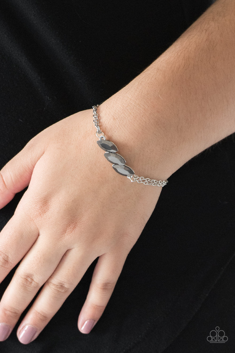five-dollar-jewelry-pretty-priceless-silver-bracelet-paparazzi-accessories