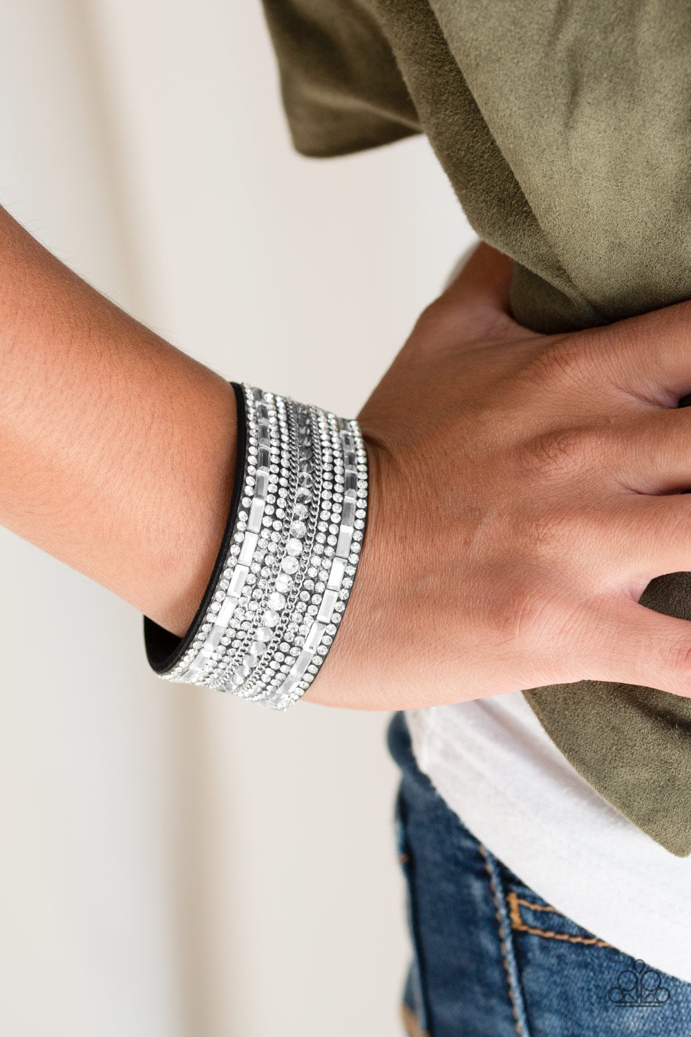 five-dollar-jewelry-rebel-radiance-black-bracelet-paparazzi-accessories