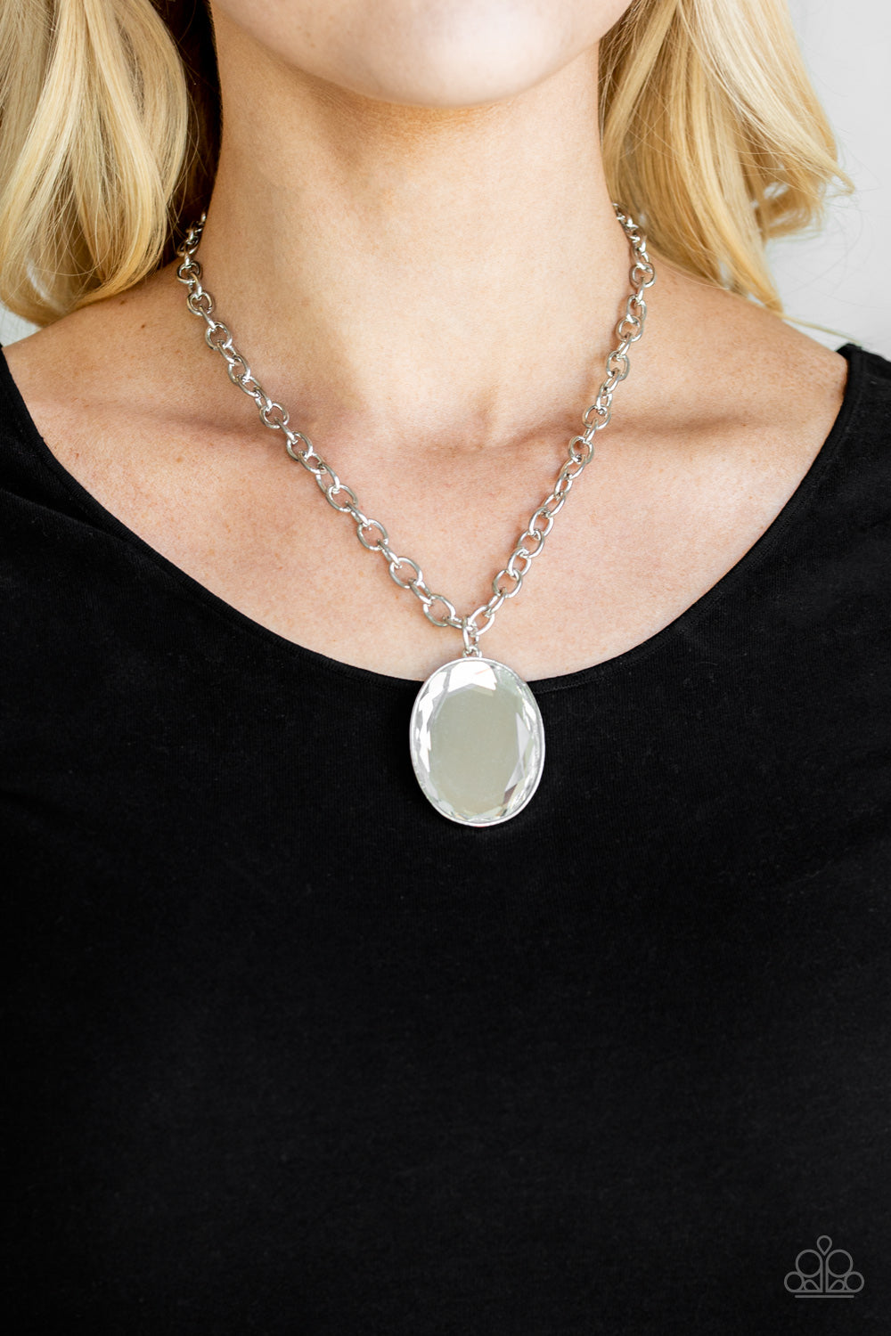 five-dollar-jewelry-white-necklace-6-336-1018-paparazzi-accessories