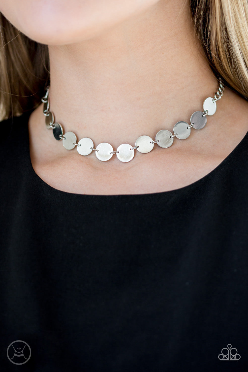 five-dollar-jewelry-faster-than-spotlight-silver-necklace-paparazzi-accessories