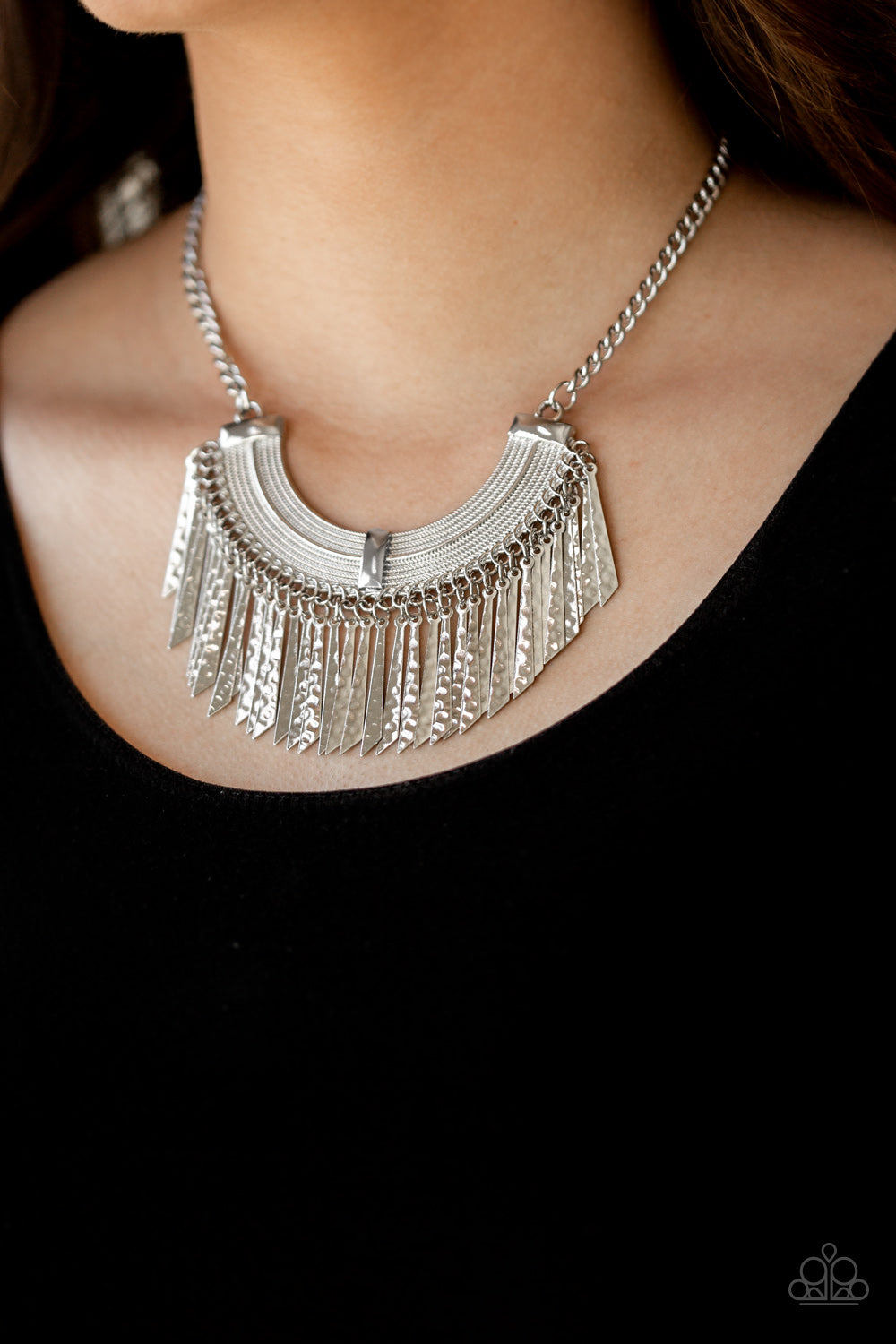 five-dollar-jewelry-impressively-incan-silver-necklace-paparazzi-accessories