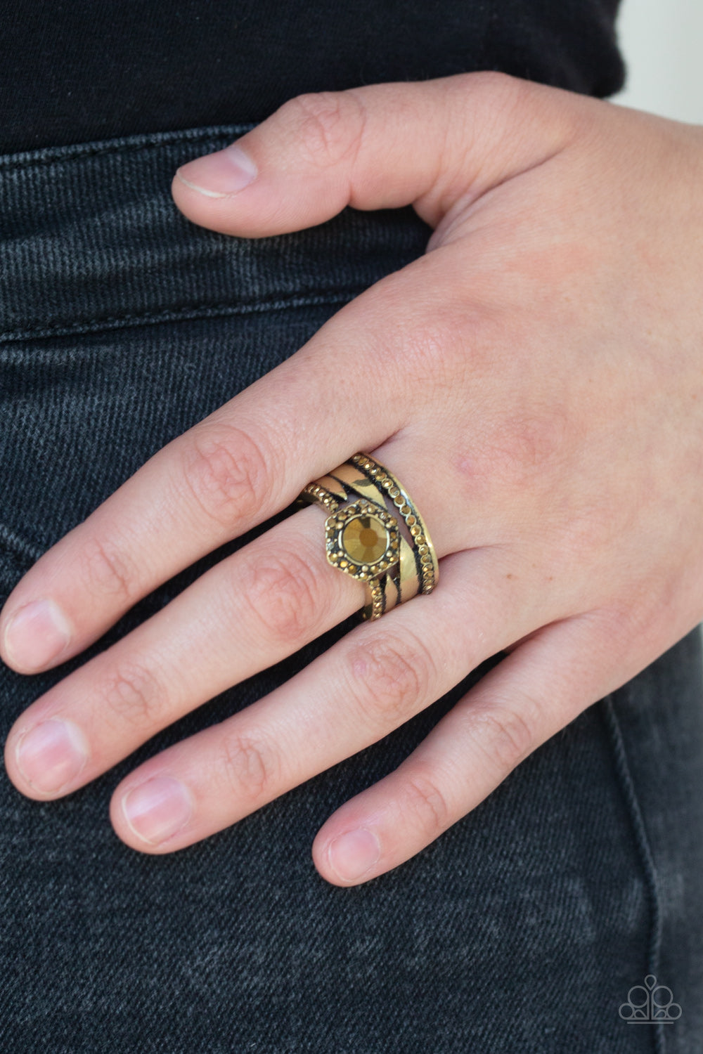 five-dollar-jewelry-modern-maven-brass-ring-paparazzi-accessories