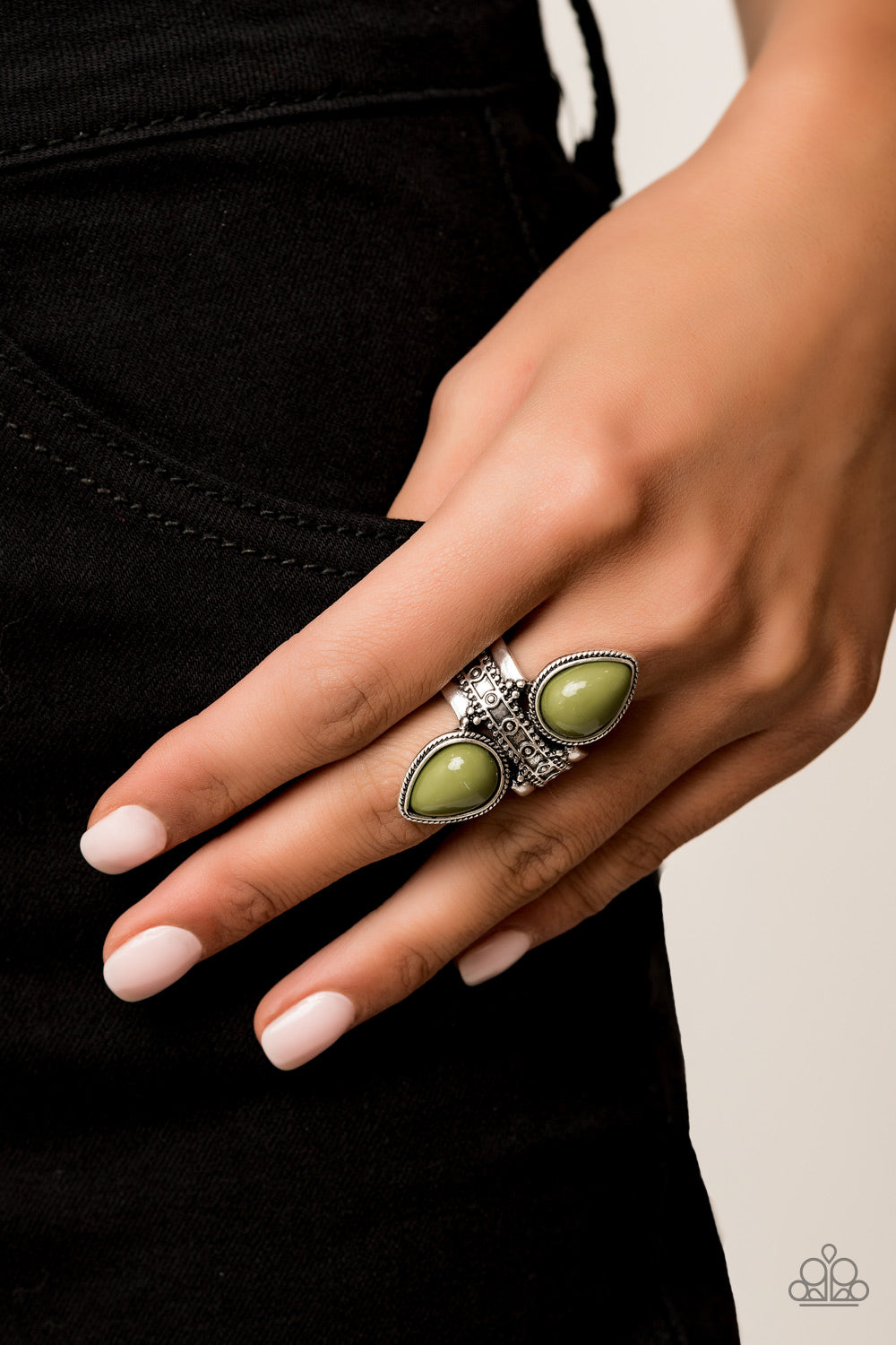 five-dollar-jewelry-new-age-leader-green-paparazzi-accessories