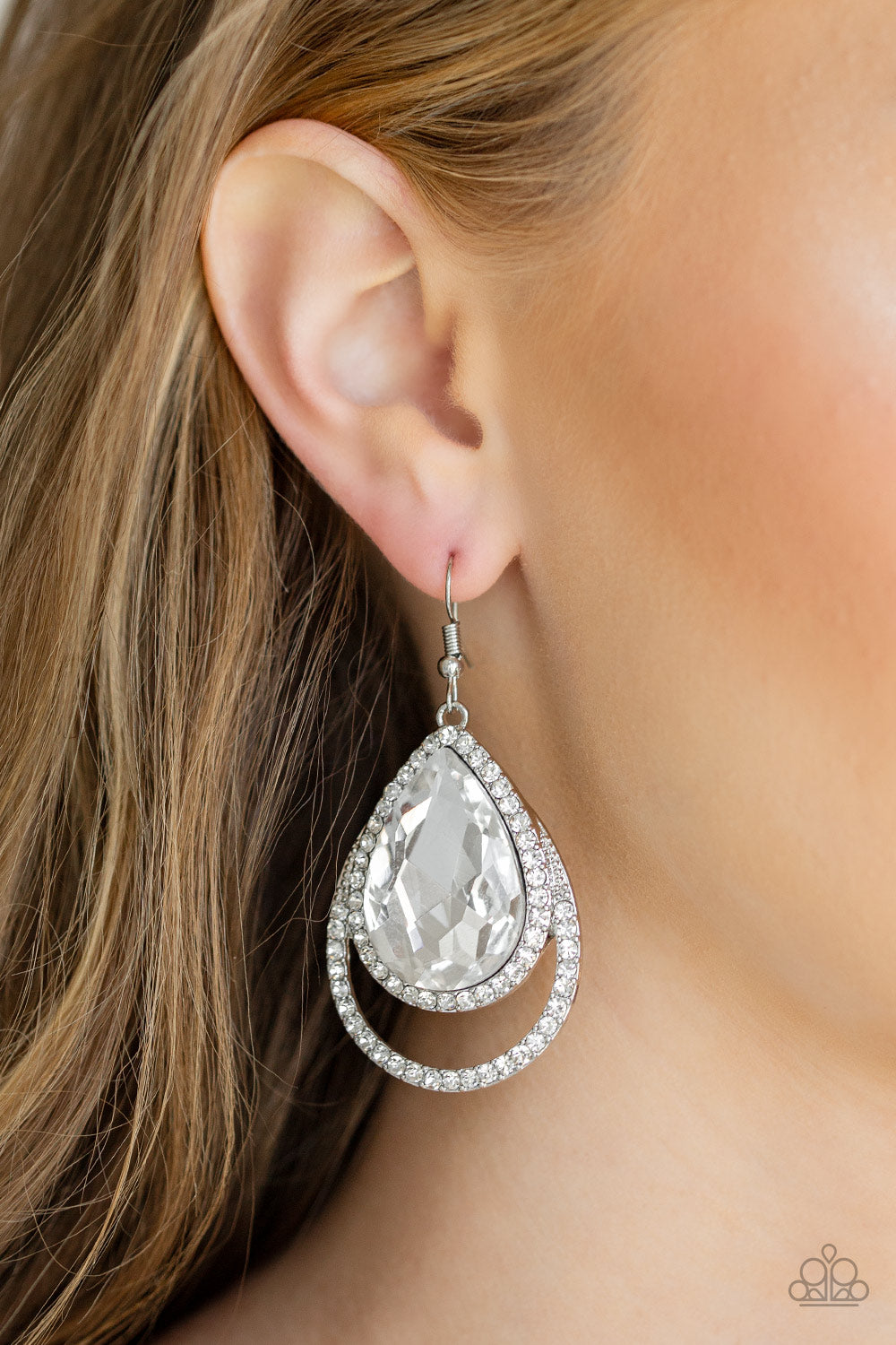 five-dollar-jewelry-famous-white-earrings-paparazzi-accessories