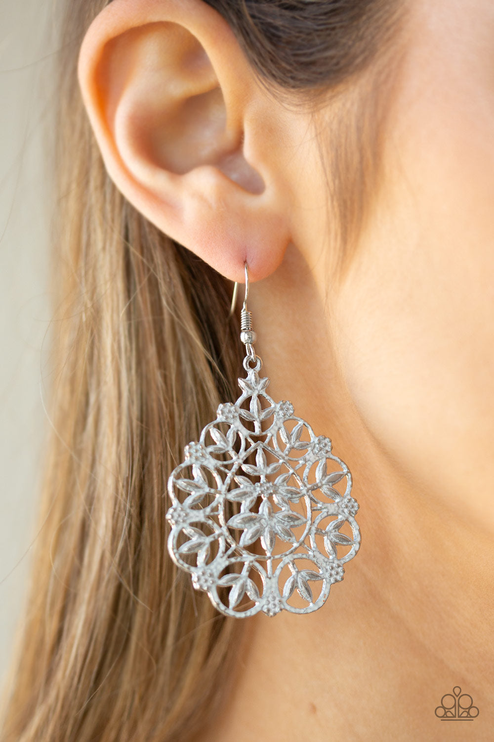 five-dollar-jewelry-garden-party-princess-white-earrings-paparazzi-accessories