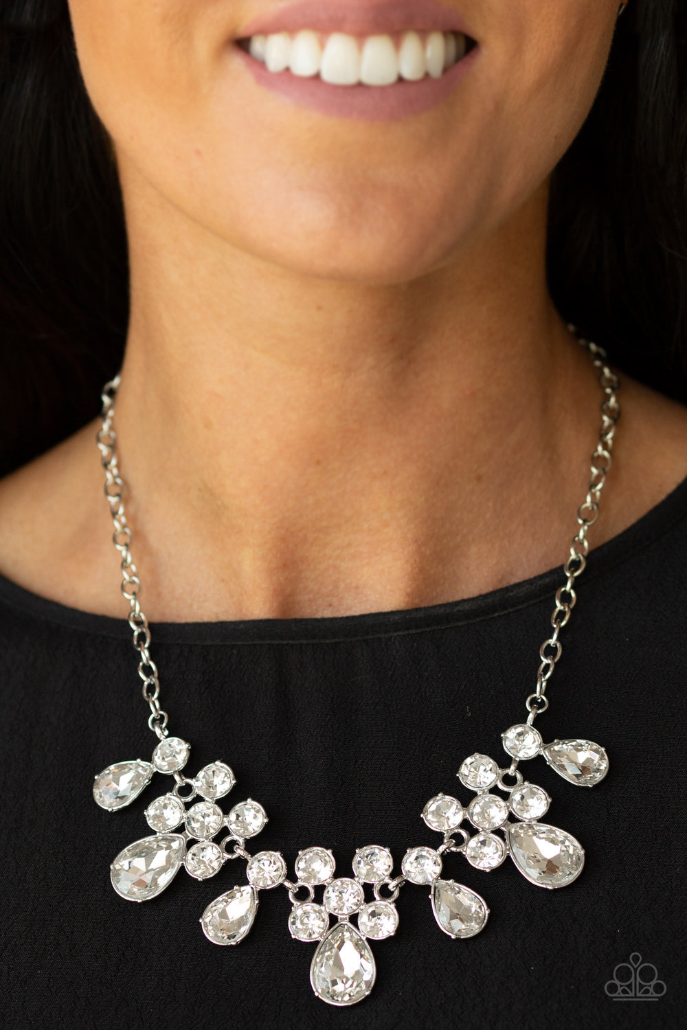 five-dollar-jewelry-debutante-drama-white-necklace-paparazzi-accessories