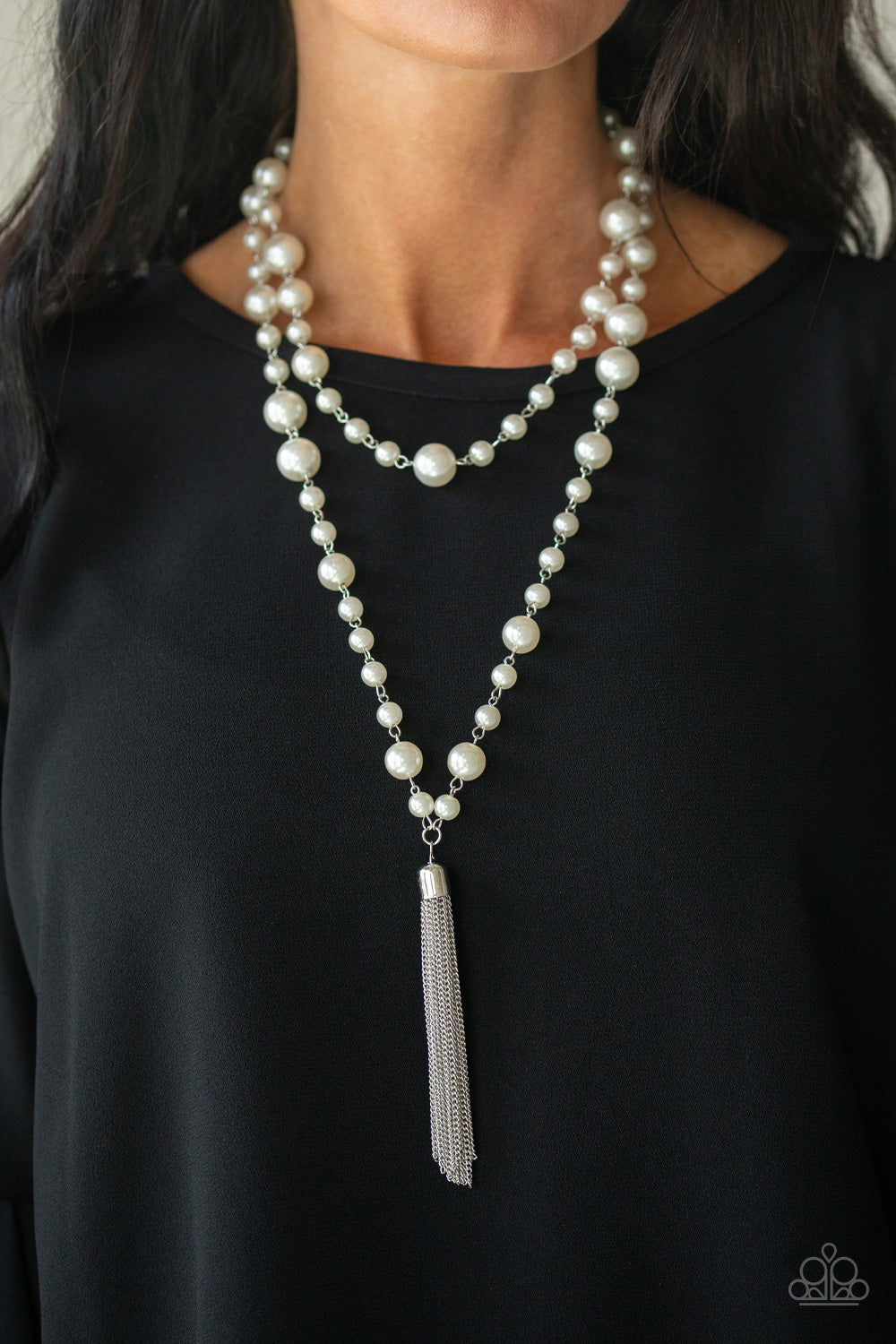 five-dollar-jewelry-social-hour-white-necklace-paparazzi-accessories