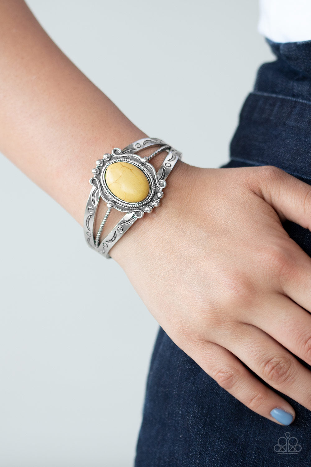 five-dollar-jewelry-very-terra-torial-yellow-paparazzi-accessories