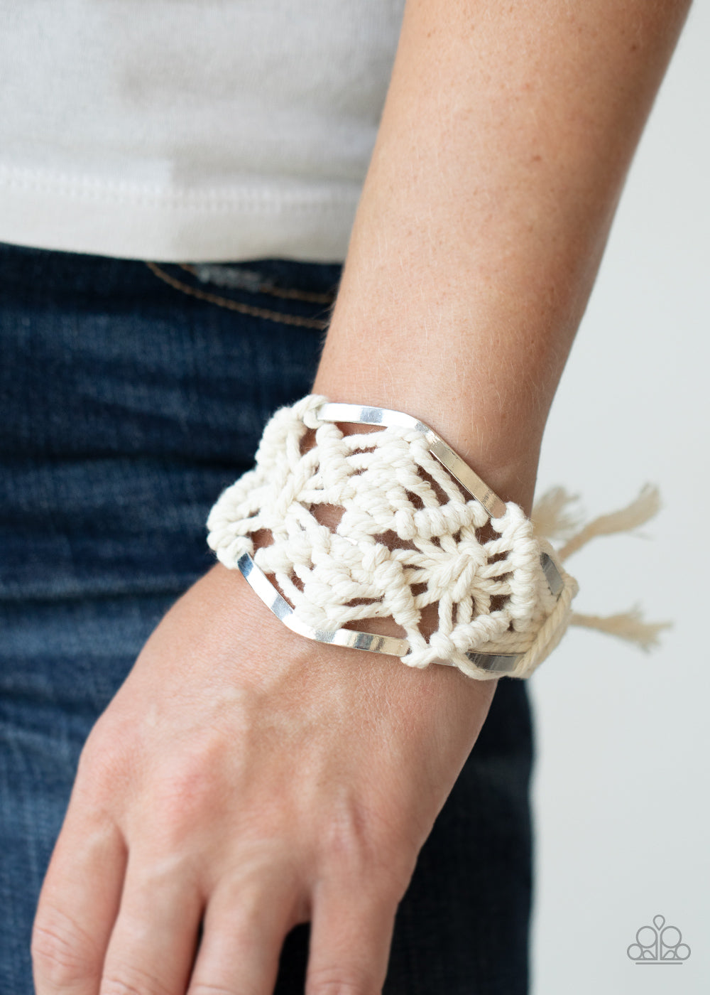 five-dollar-jewelry-macrame-mode-white-bracelet-paparazzi-accessories