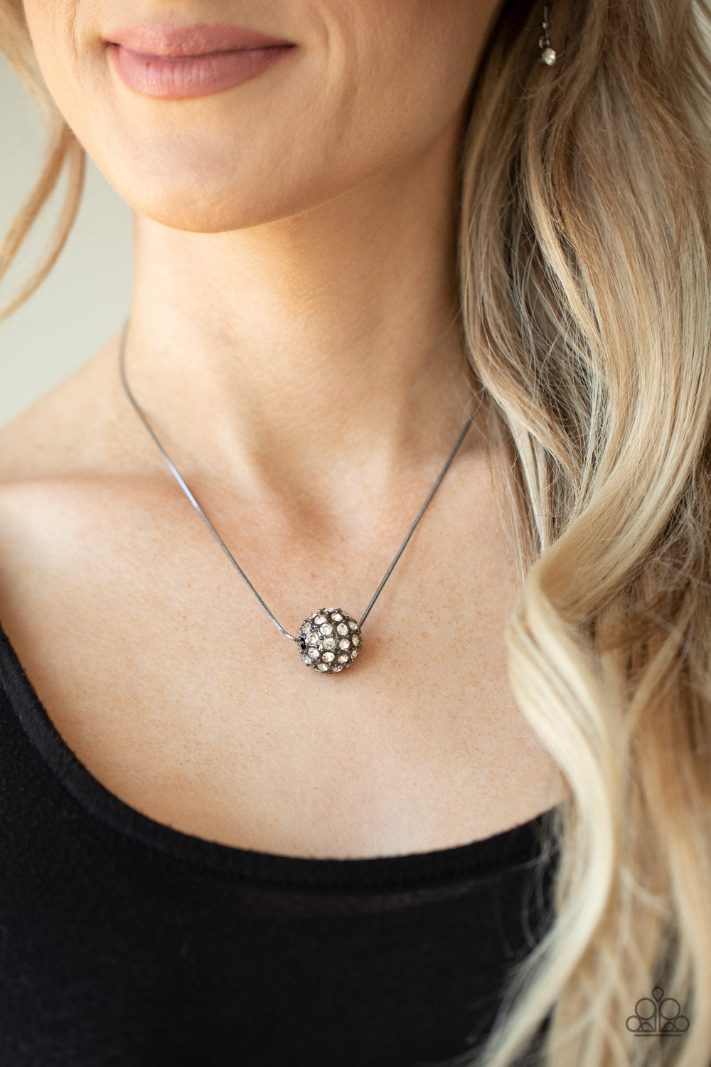 five-dollar-jewelry-come-out-of-your-bombshell-black-necklace-paparazzi-accessories