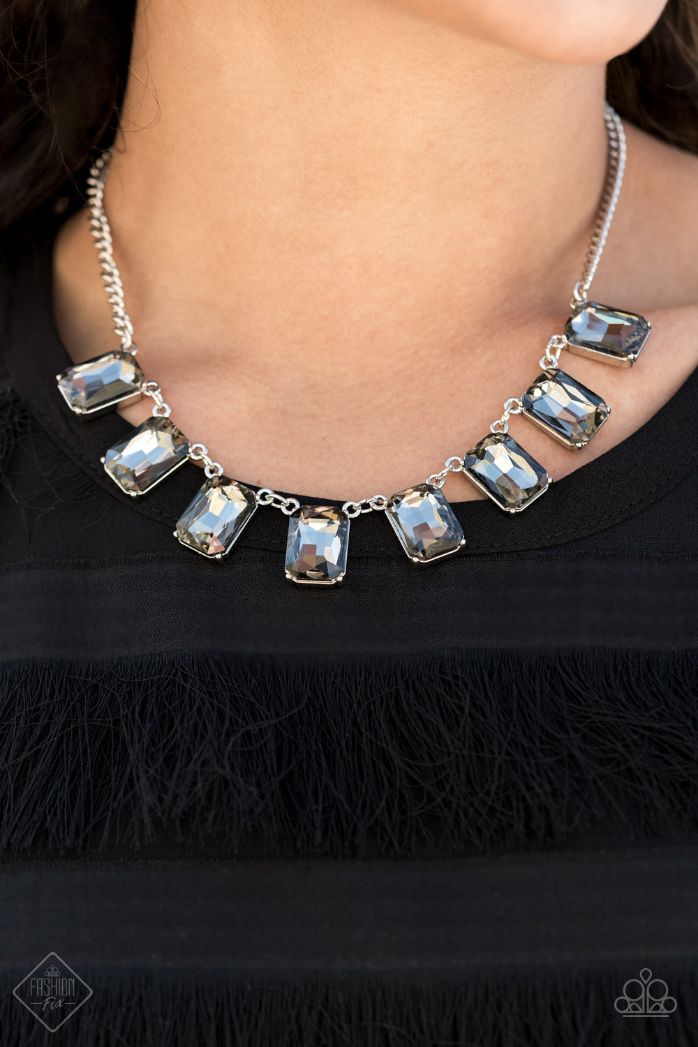 five-dollar-jewelry-after-party-access-silver-necklace-paparazzi-accessories