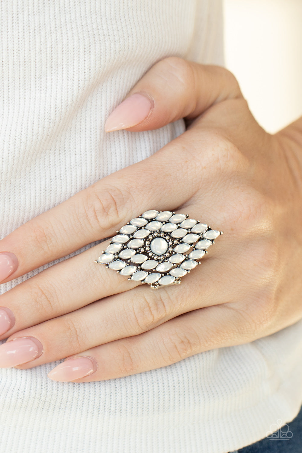 five-dollar-jewelry-incandescently-irresistible-white-ring-paparazzi-accessories