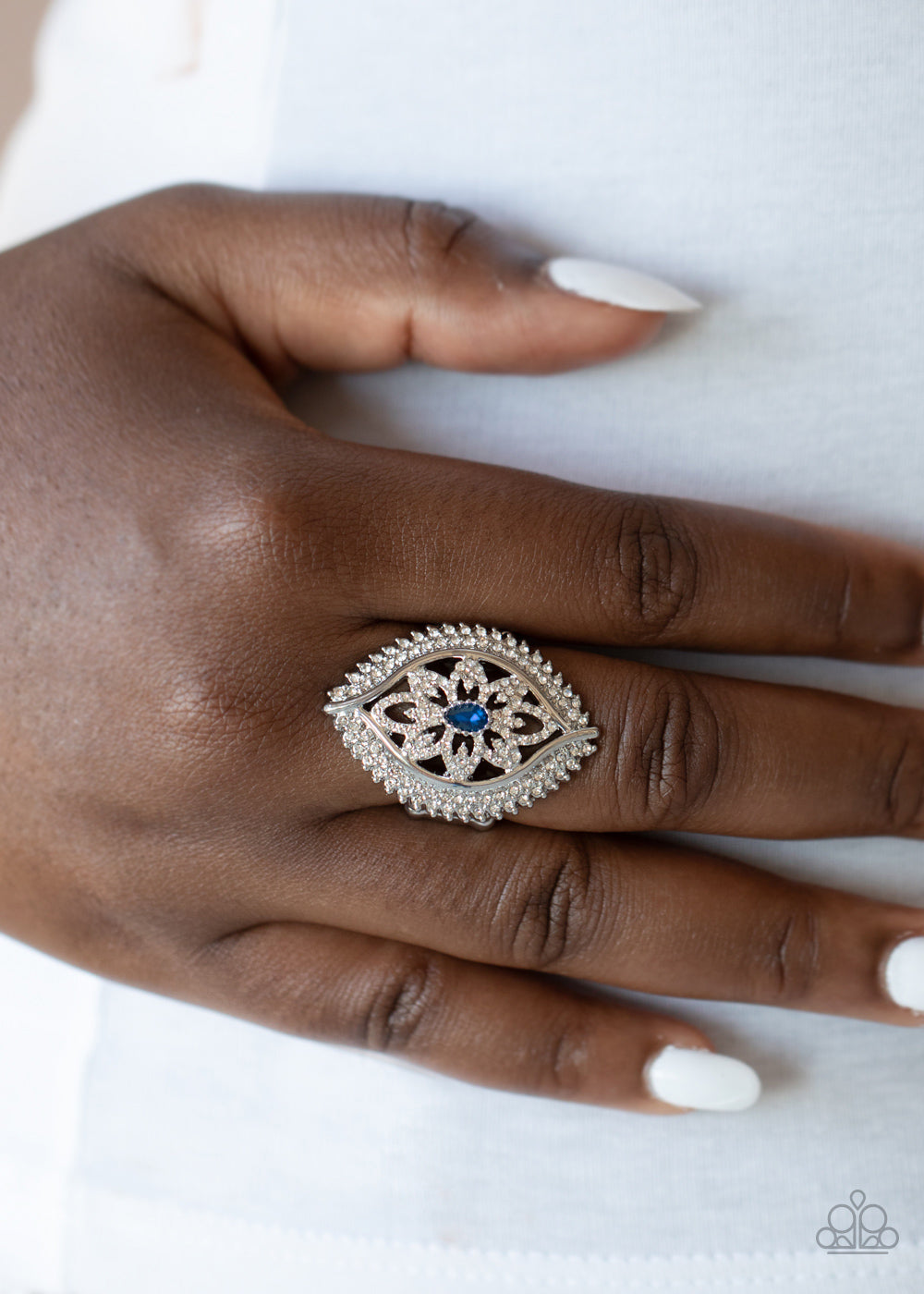 five-dollar-jewelry-glammed-up-gardens-blue-ring-paparazzi-accessories