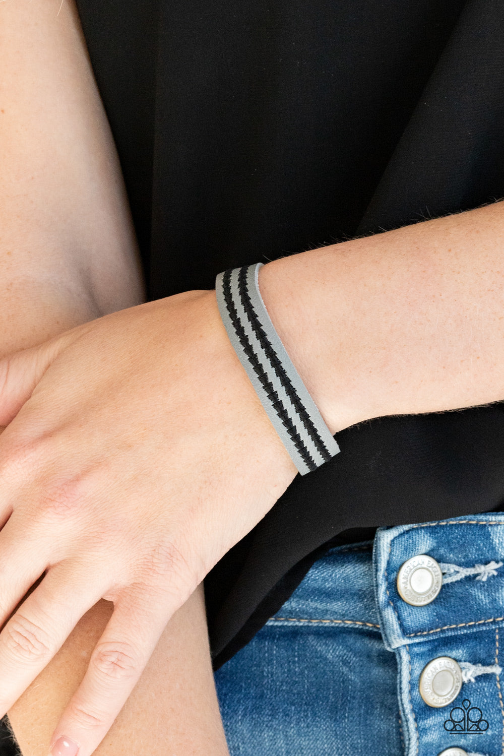 five-dollar-jewelry-show-the-way-silver-bracelet-paparazzi-accessories