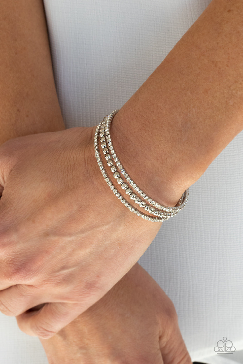five-dollar-jewelry-high-end-eye-candy-white-paparazzi-accessories