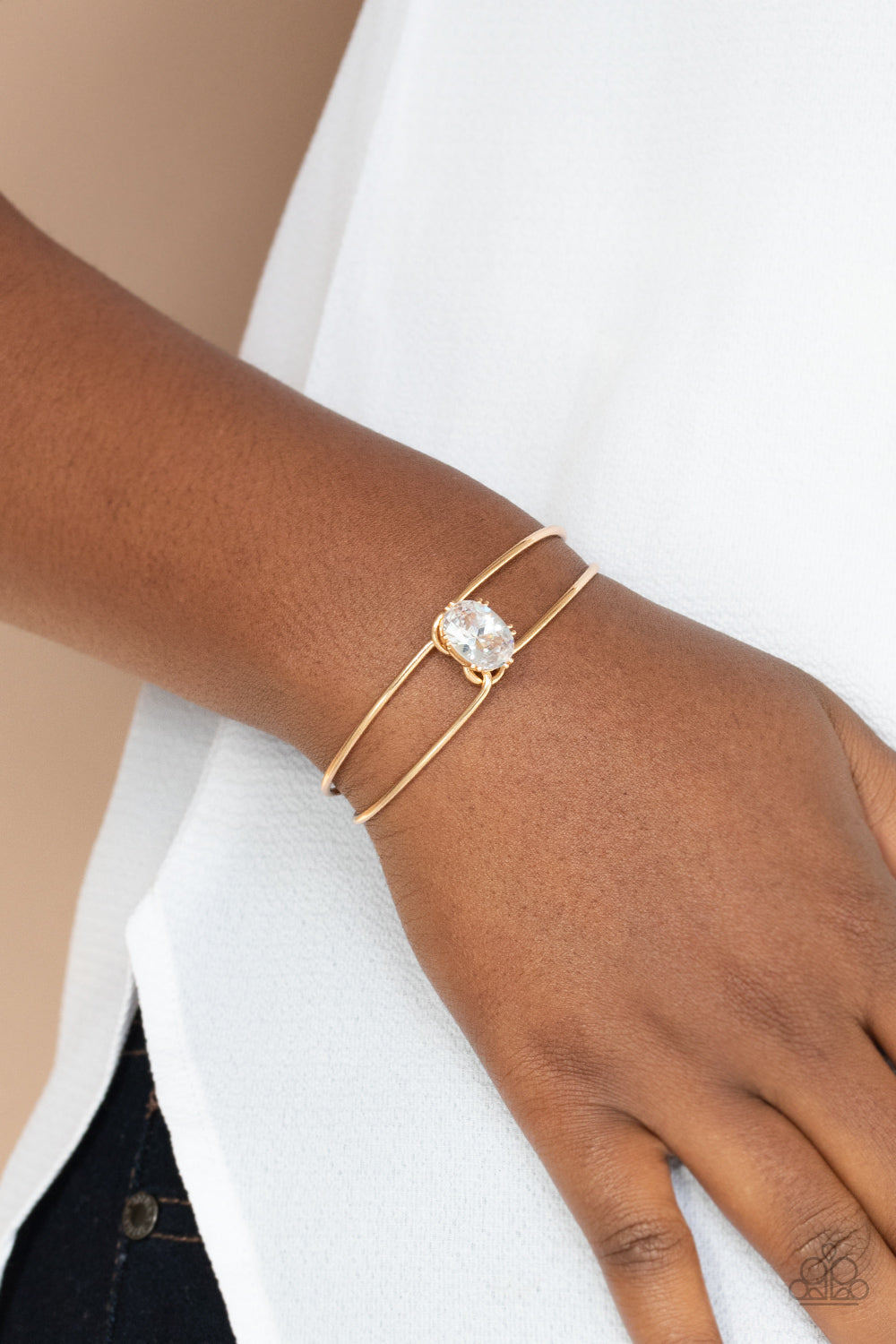five-dollar-jewelry-glow-no-mercy-gold-bracelet-paparazzi-accessories