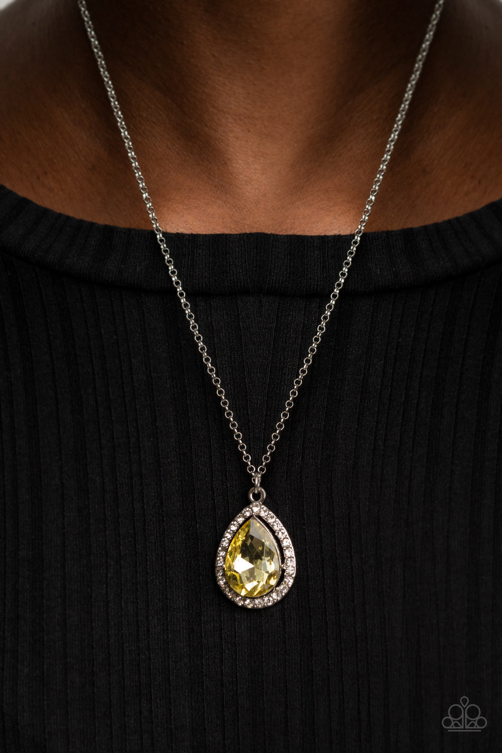 five-dollar-jewelry-duchess-decorum-yellow-necklace-paparazzi-accessories