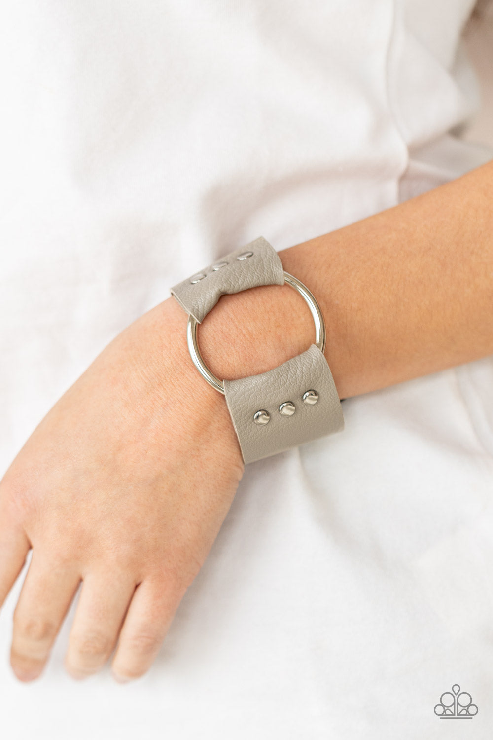 five-dollar-jewelry-moto-mayhem-silver-bracelet-paparazzi-accessories
