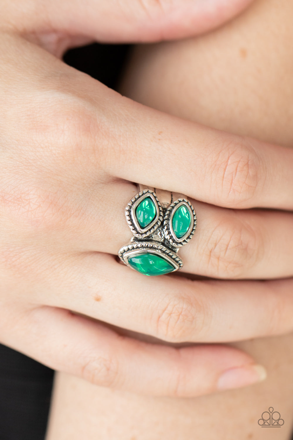 five-dollar-jewelry-the-charisma-collector-green-ring-paparazzi-accessories