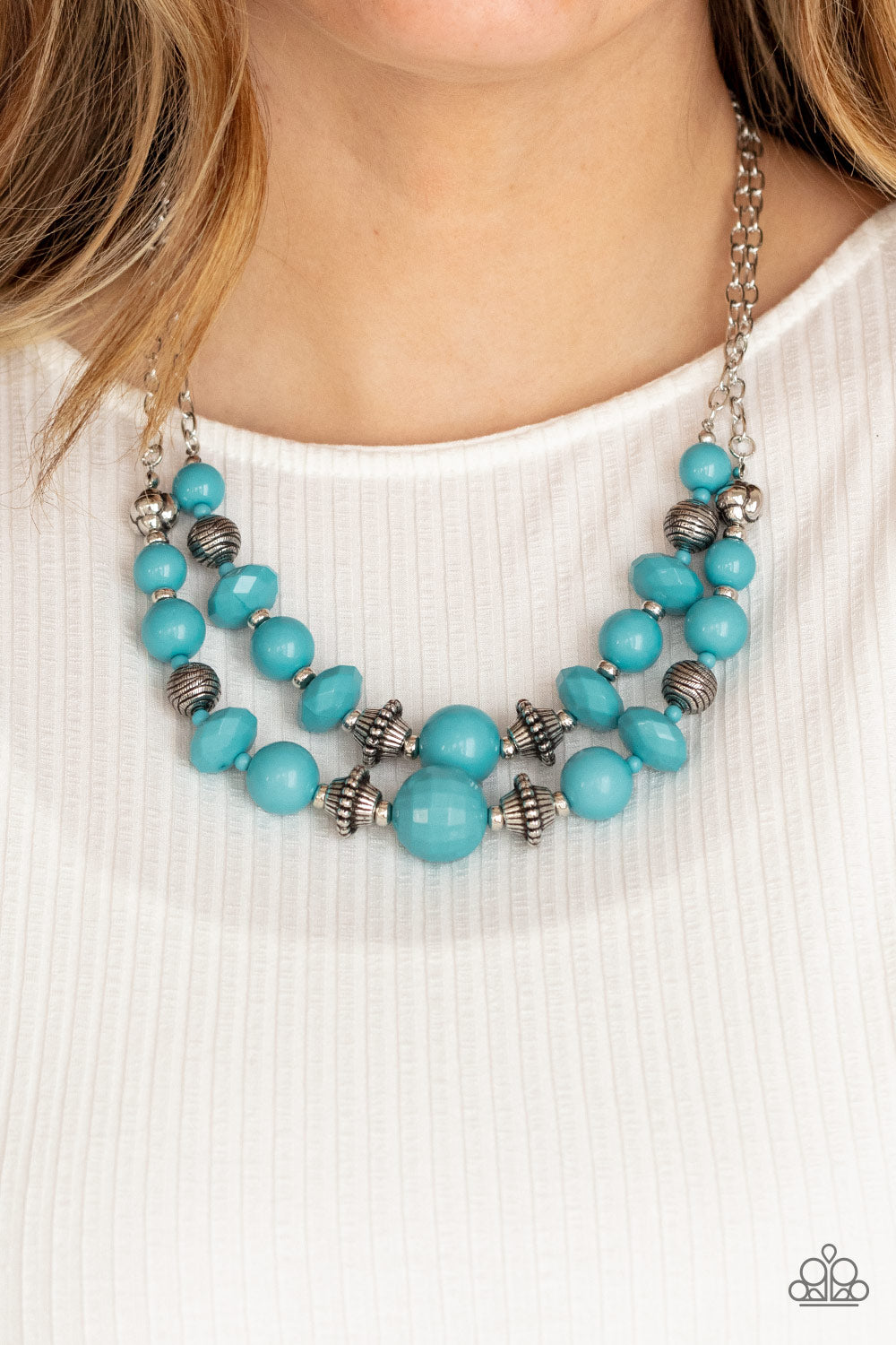 five-dollar-jewelry-upscale-chic-blue-necklace-paparazzi-accessories