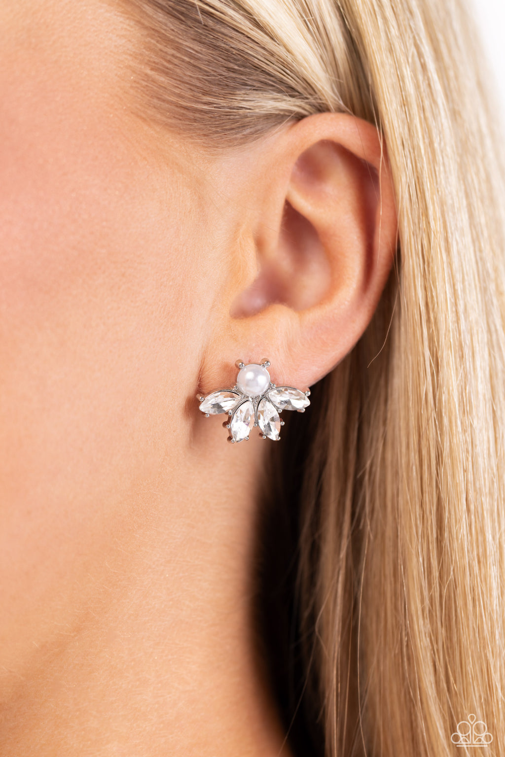 five-dollar-jewelry-stellar-showcase-white-post earrings-paparazzi-accessories