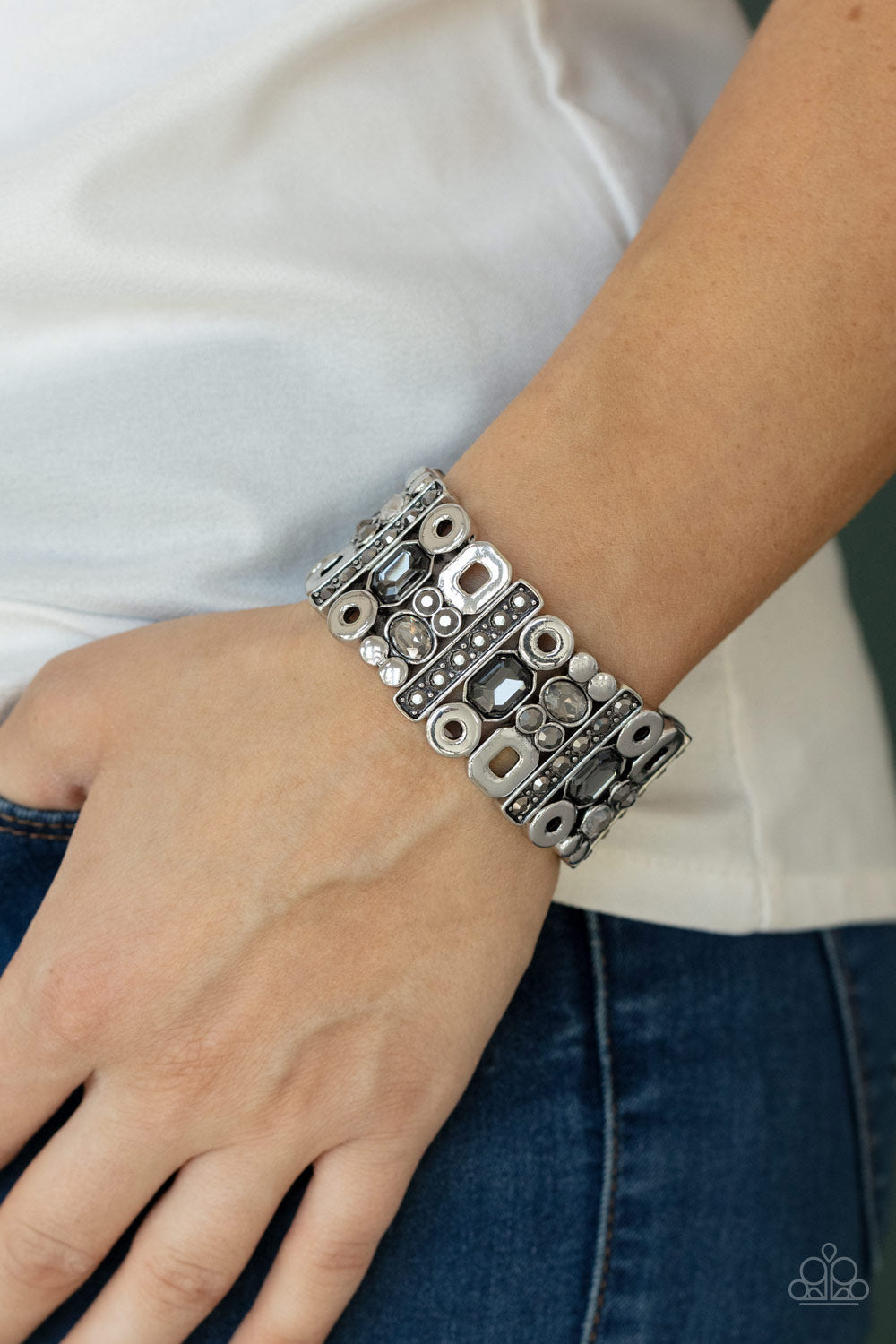 five-dollar-jewelry-dynamically-diverse-silver-bracelet-paparazzi-accessories
