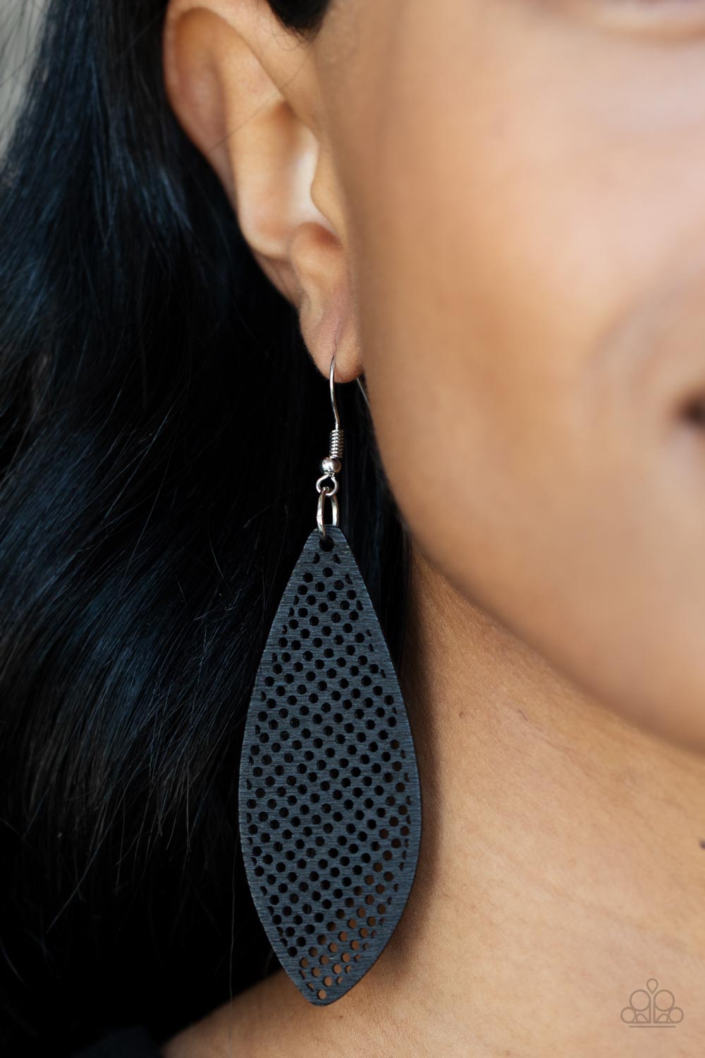 five-dollar-jewelry-surf-scene-black-earrings-paparazzi-accessories
