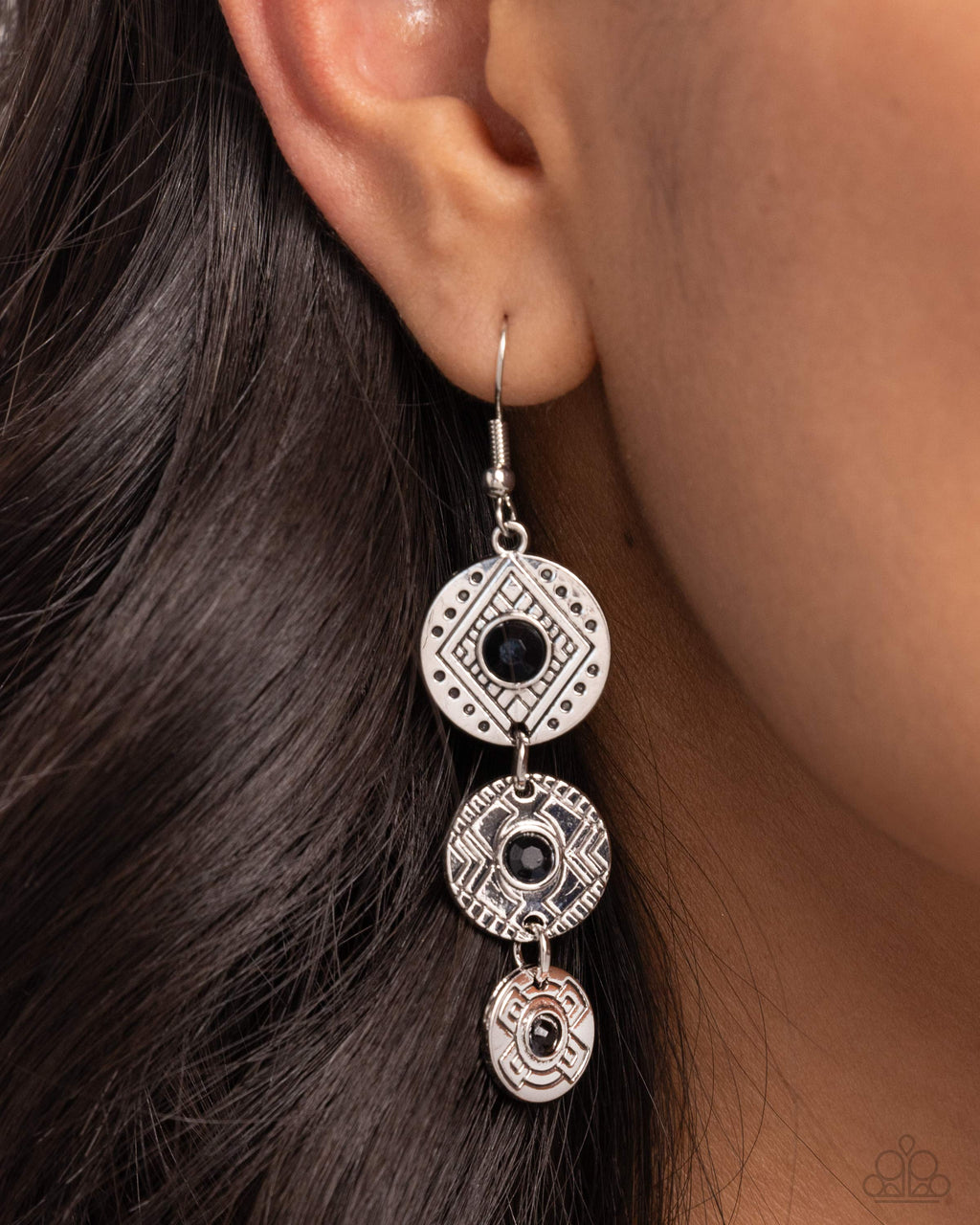 five-dollar-jewelry-totem-temptress-black-earrings-paparazzi-accessories
