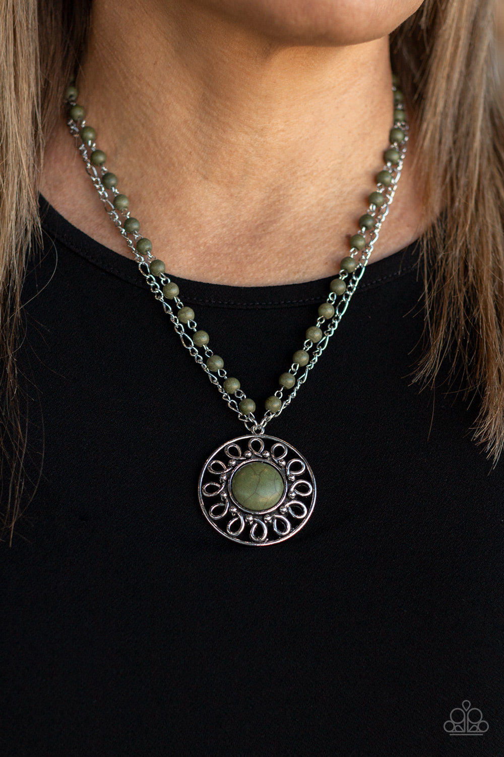 five-dollar-jewelry-sahara-suburb-green-necklace-paparazzi-accessories