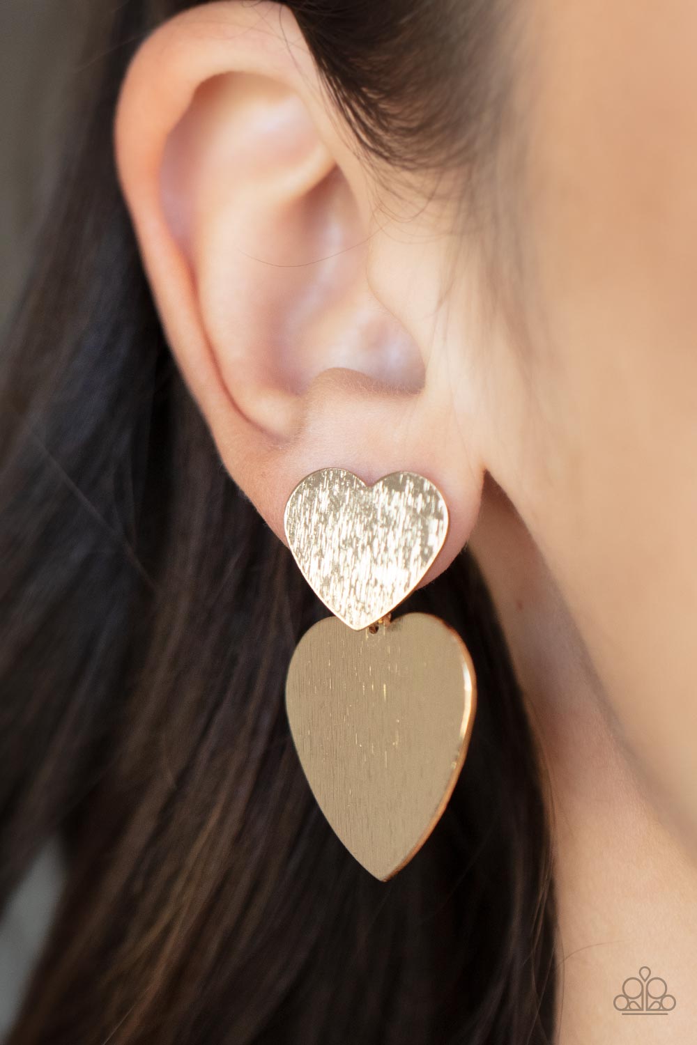 five-dollar-jewelry-heart-racing-refinement-gold-paparazzi-accessories