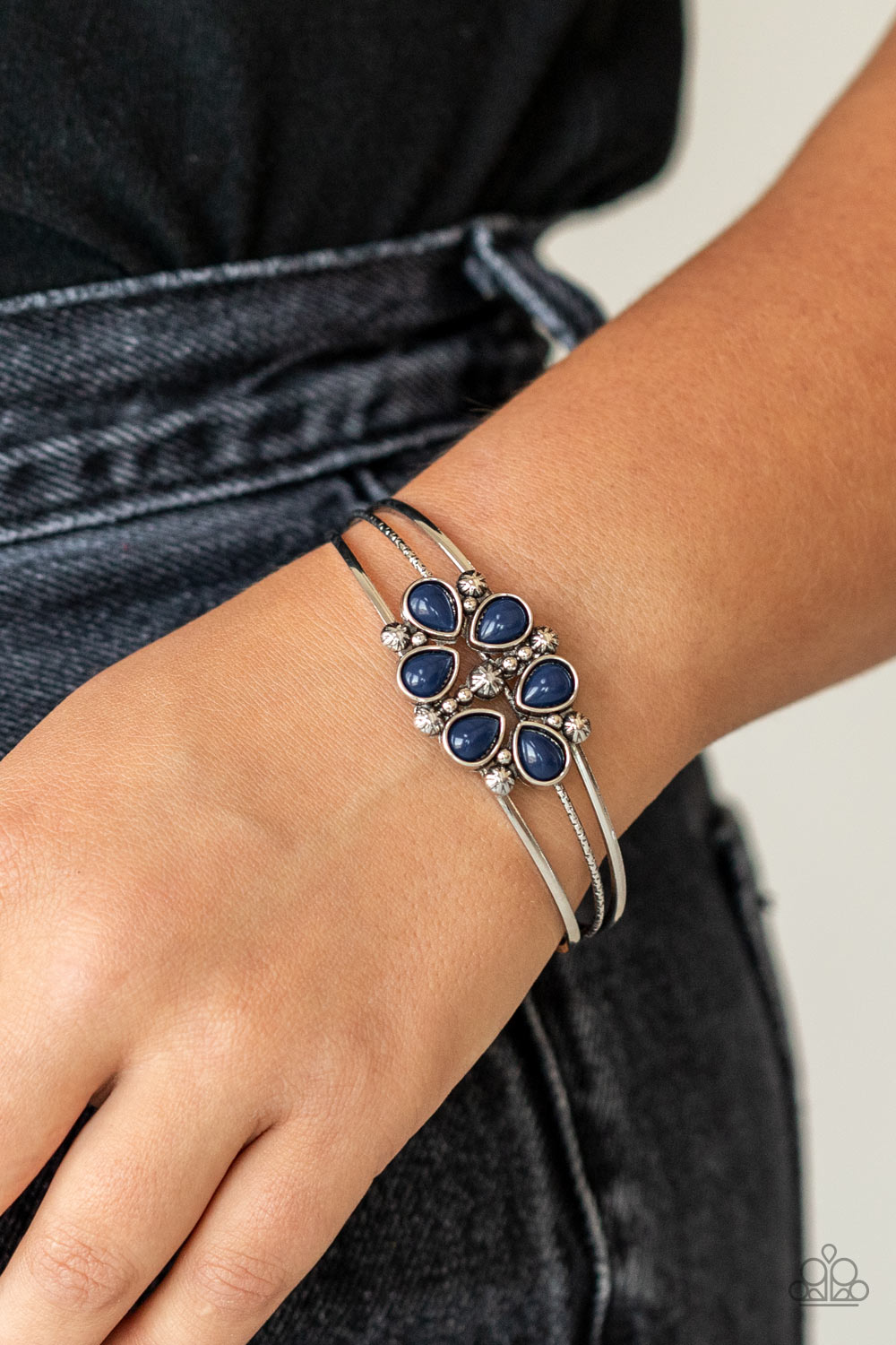 five-dollar-jewelry-taj-mahal-meadow-blue-bracelet-paparazzi-accessories