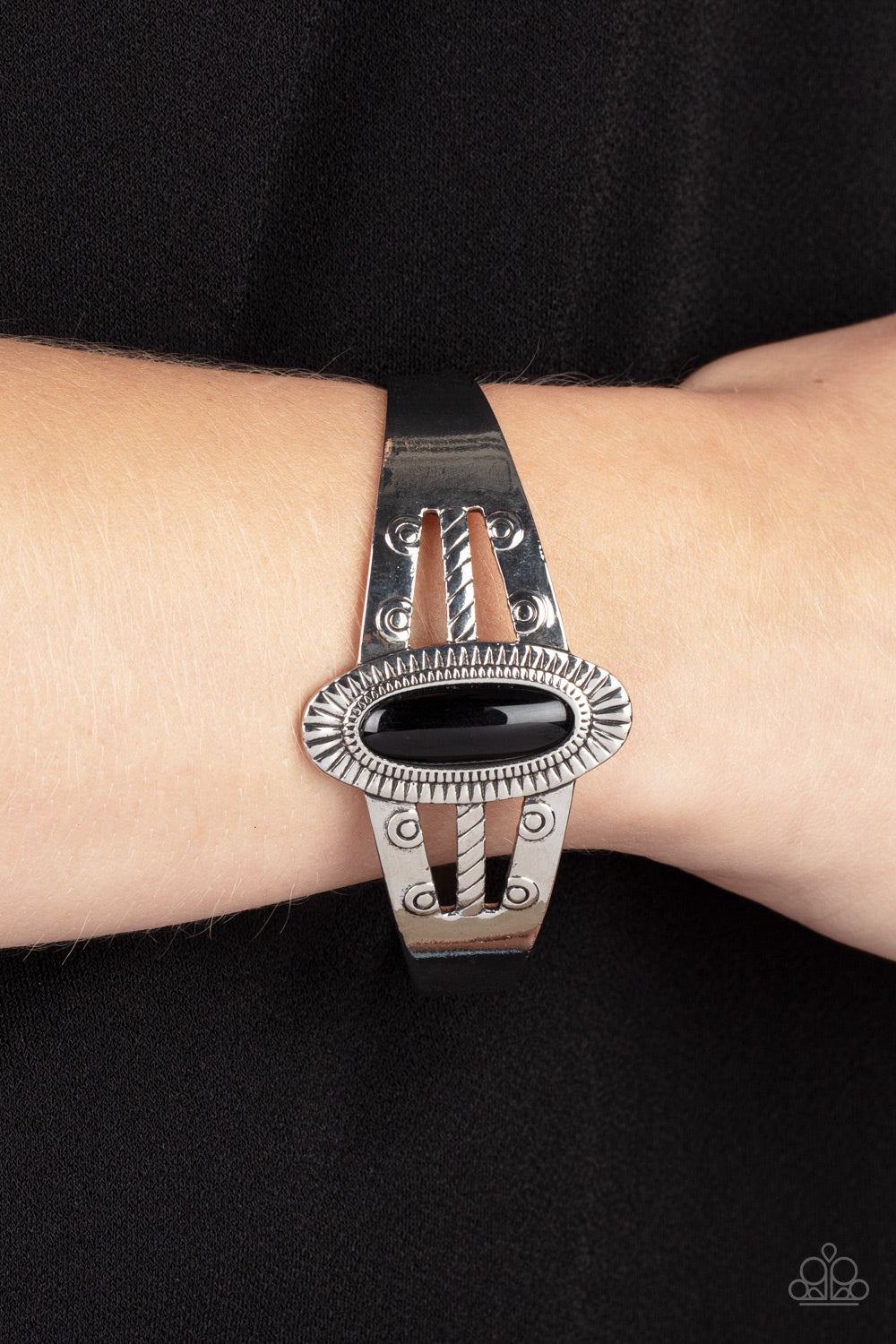 five-dollar-jewelry-wanderlust-walkabout-black-bracelet-paparazzi-accessories