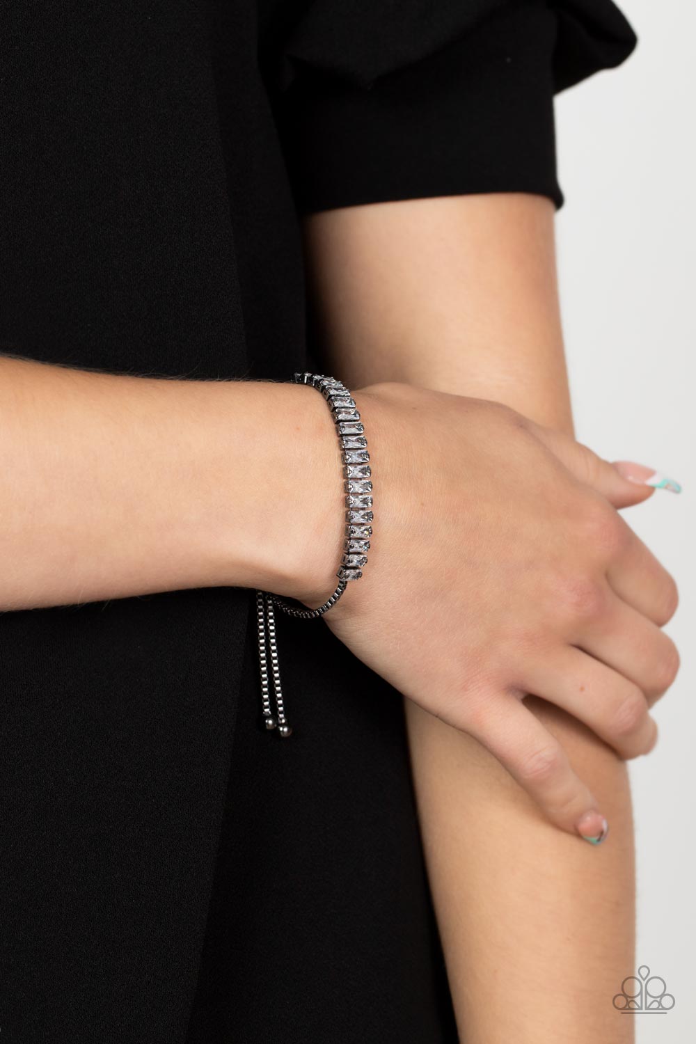 five-dollar-jewelry-glitz-and-glimmer-black-bracelet-paparazzi-accessories