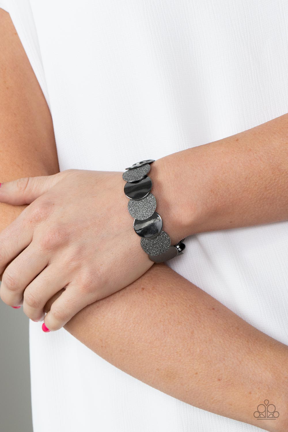 five-dollar-jewelry-demurely-disco-black-bracelet-paparazzi-accessories