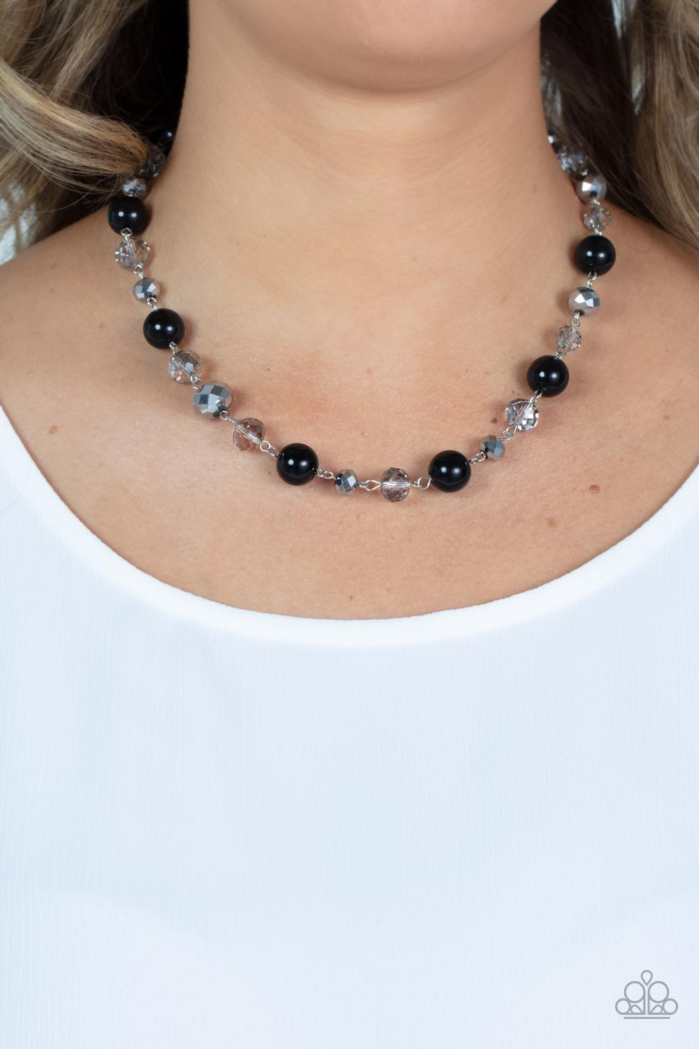 five-dollar-jewelry-decked-out-dazzle-black-necklace-paparazzi-accessories