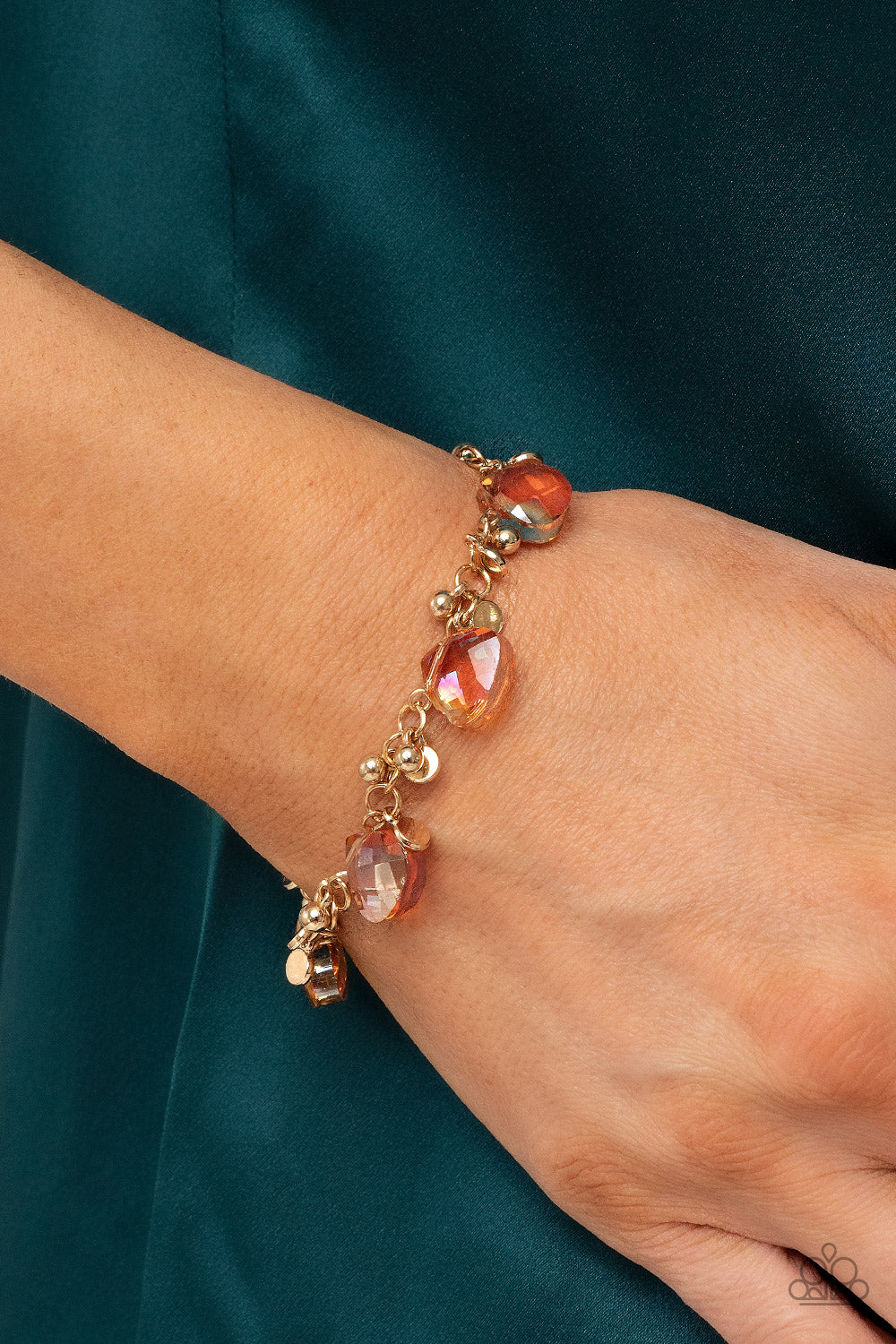 five-dollar-jewelry-super-nova-nouveau-gold-bracelet-paparazzi-accessories