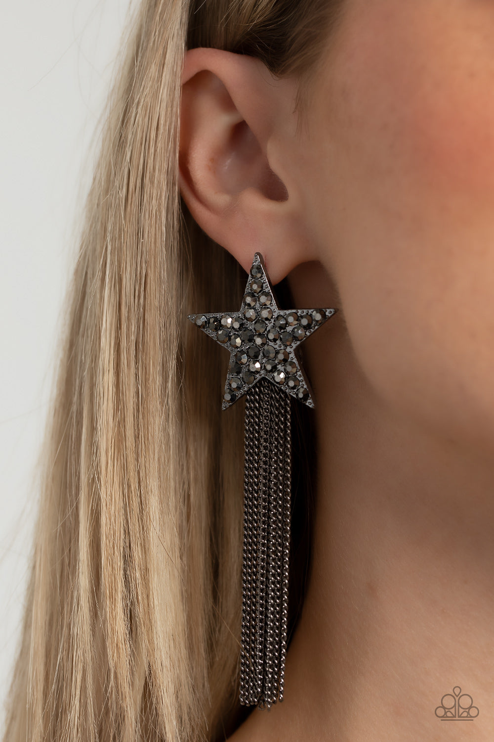 five-dollar-jewelry-superstar-solo-black-post earrings-paparazzi-accessories
