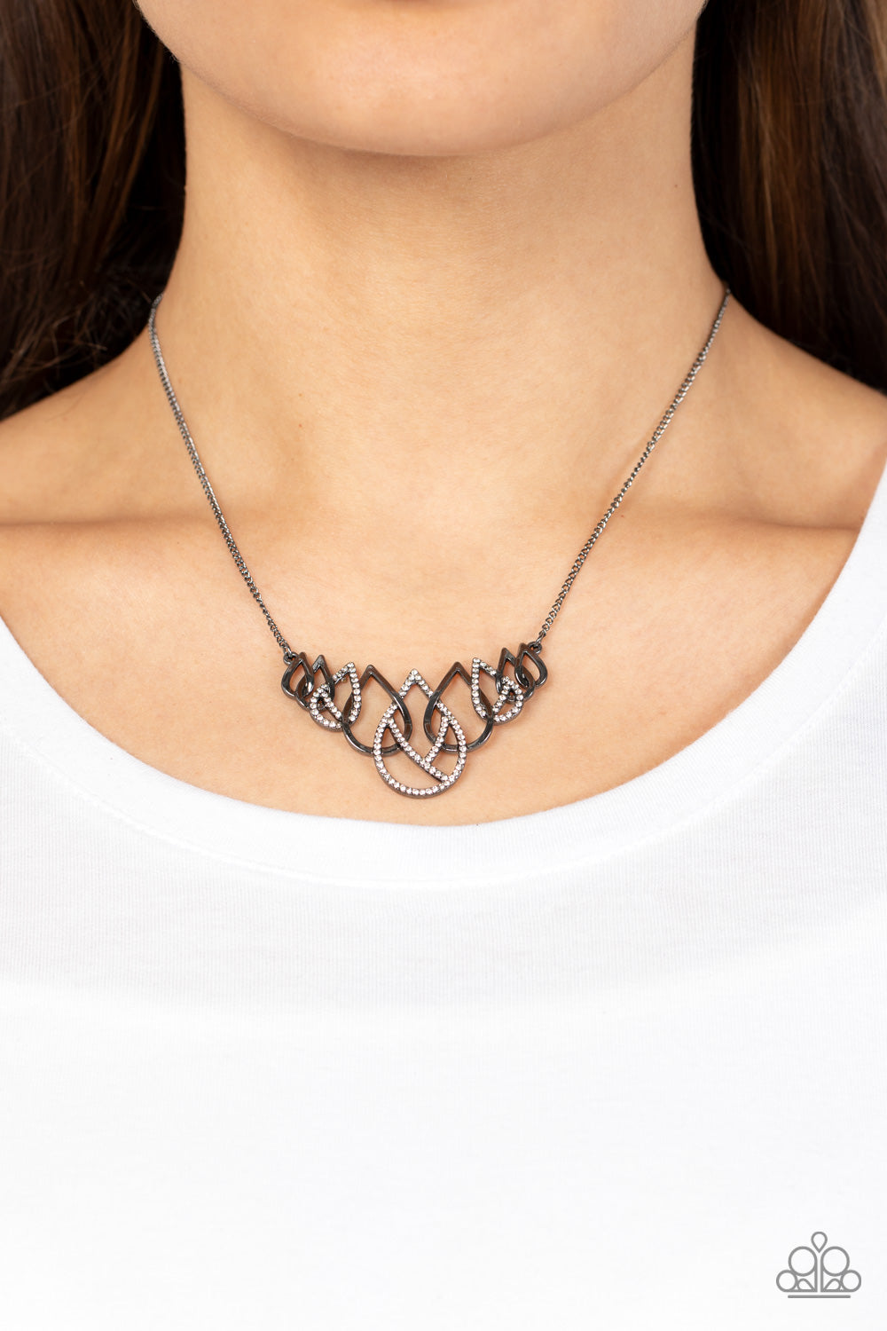 five-dollar-jewelry-thunderstruck-teardrops-black-necklace-paparazzi-accessories
