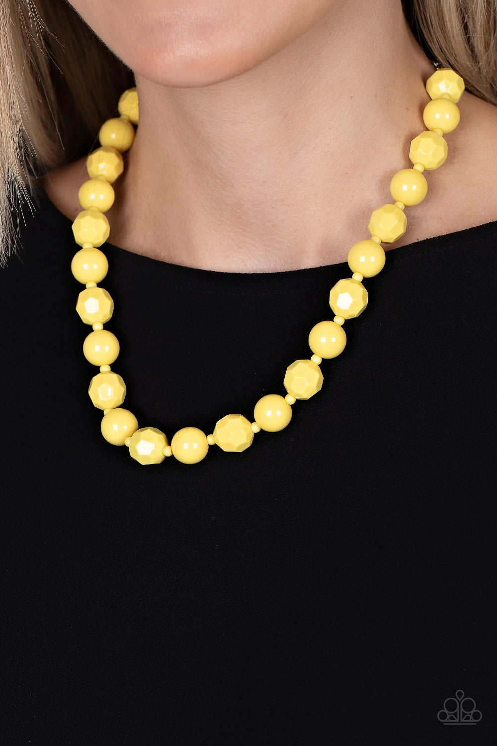 five-dollar-jewelry-popping-promenade-yellow-necklace-paparazzi-accessories