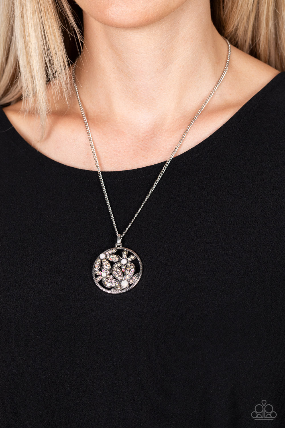 five-dollar-jewelry-glade-glamour-multi-necklace-paparazzi-accessories