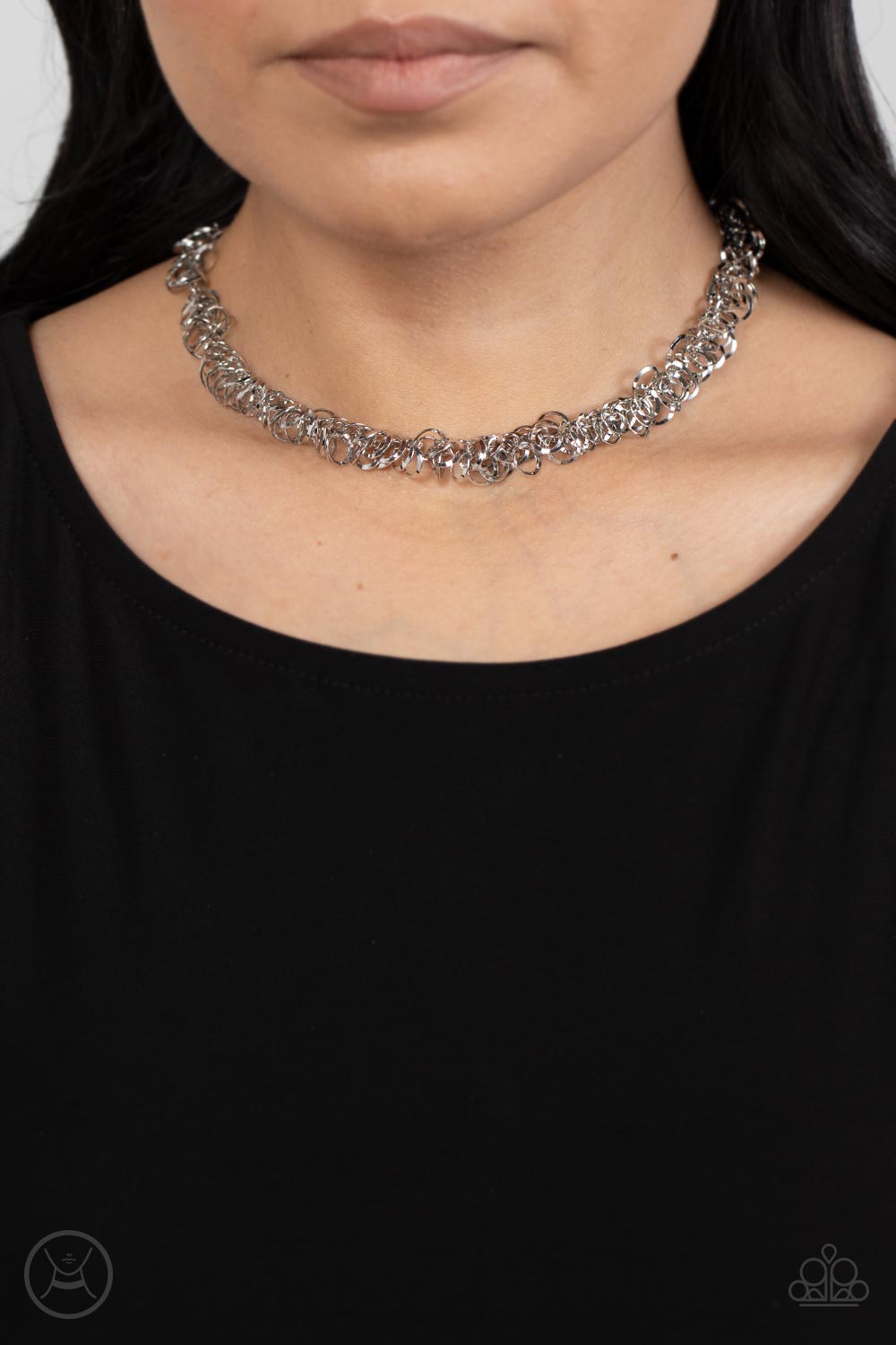 five-dollar-jewelry-cause-a-commotion-silver-necklace-paparazzi-accessories