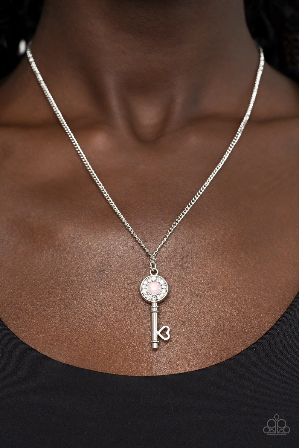 five-dollar-jewelry-prized-key-player-pink-necklace-paparazzi-accessories