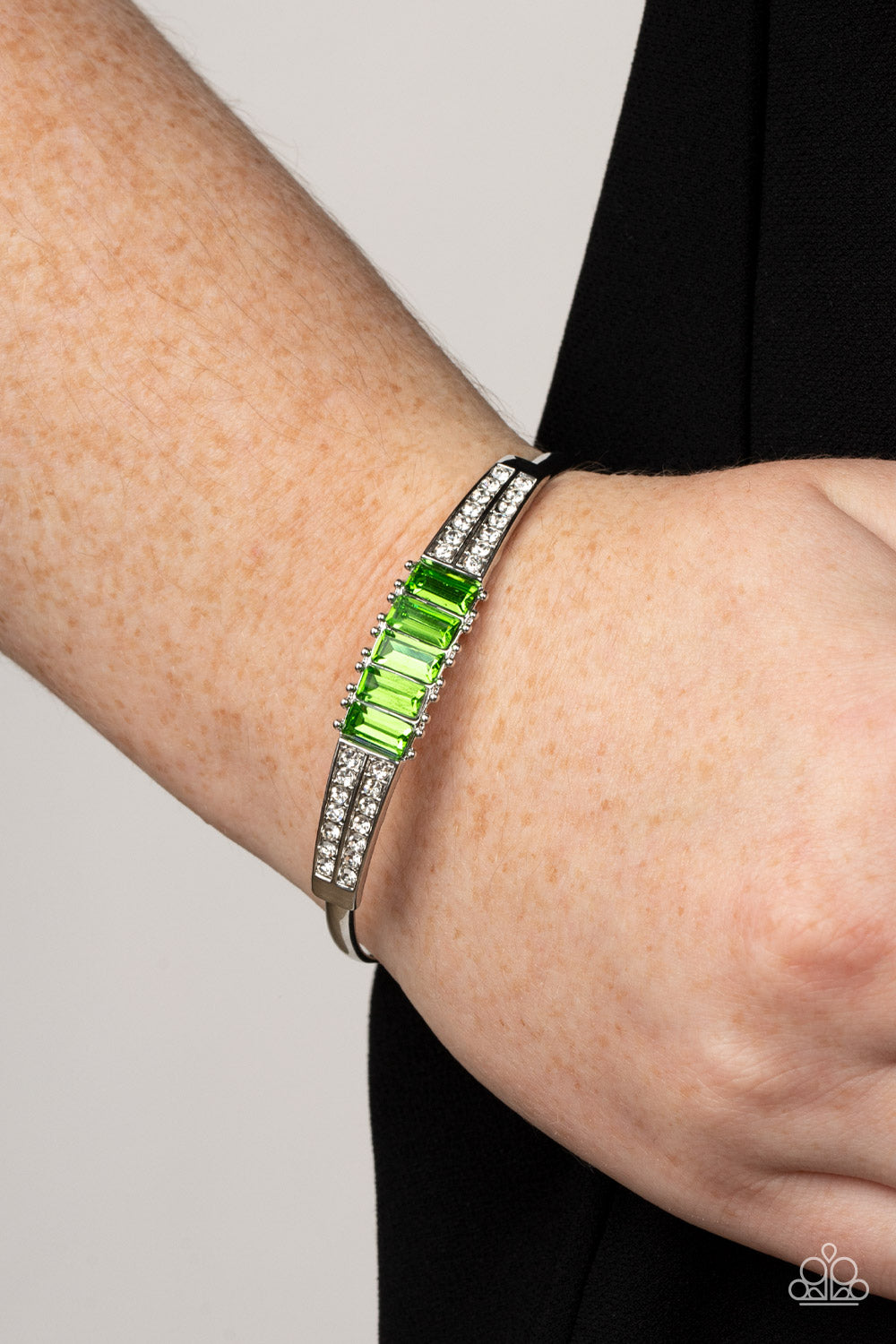 five-dollar-jewelry-spritzy-sparkle-green-bracelet-paparazzi-accessories