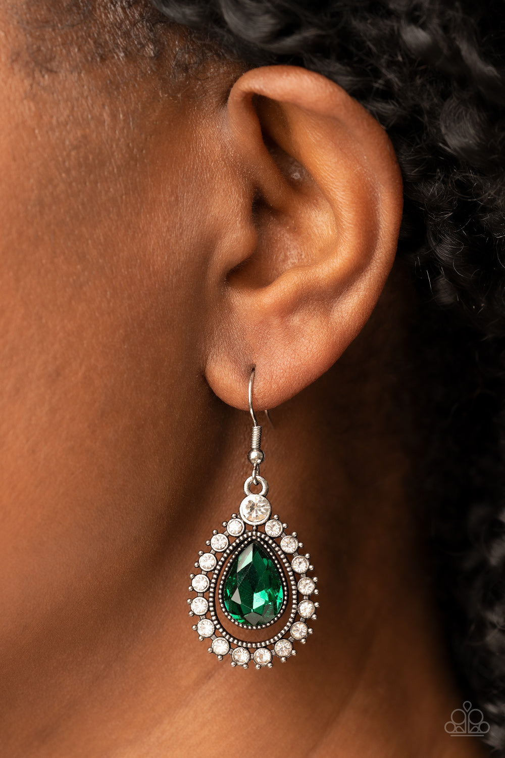 five-dollar-jewelry-divinely-duchess-green-earrings-paparazzi-accessories